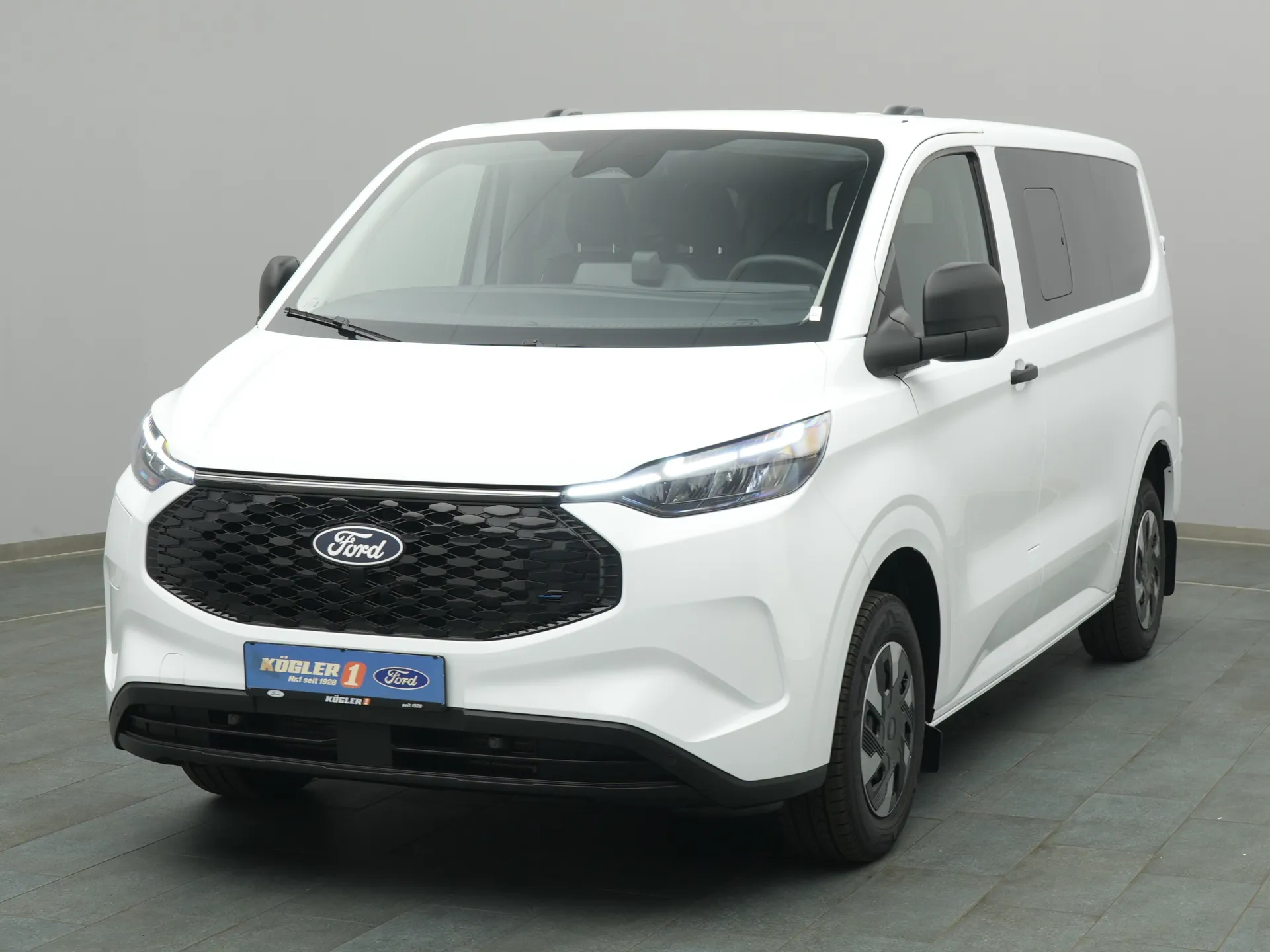 Ford E-Transit Custom Kombi in weiss