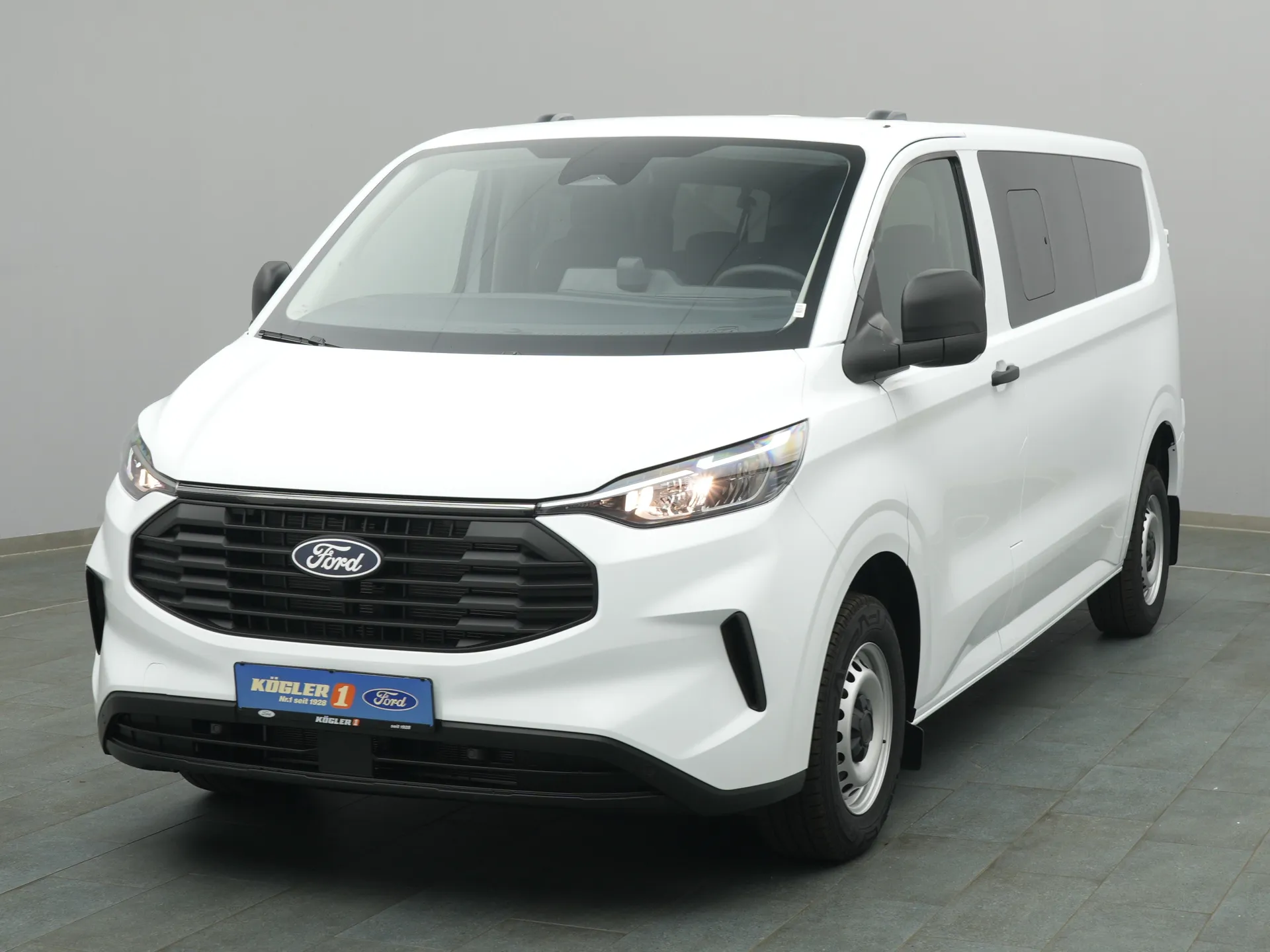 Ford Transit Custom Kombi in weiss