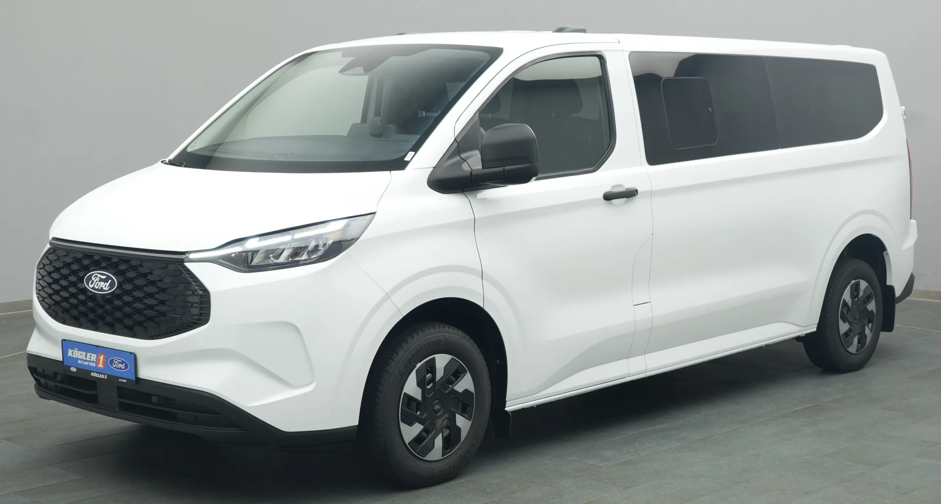 Ford E-Transit Custom Kombi in weiss