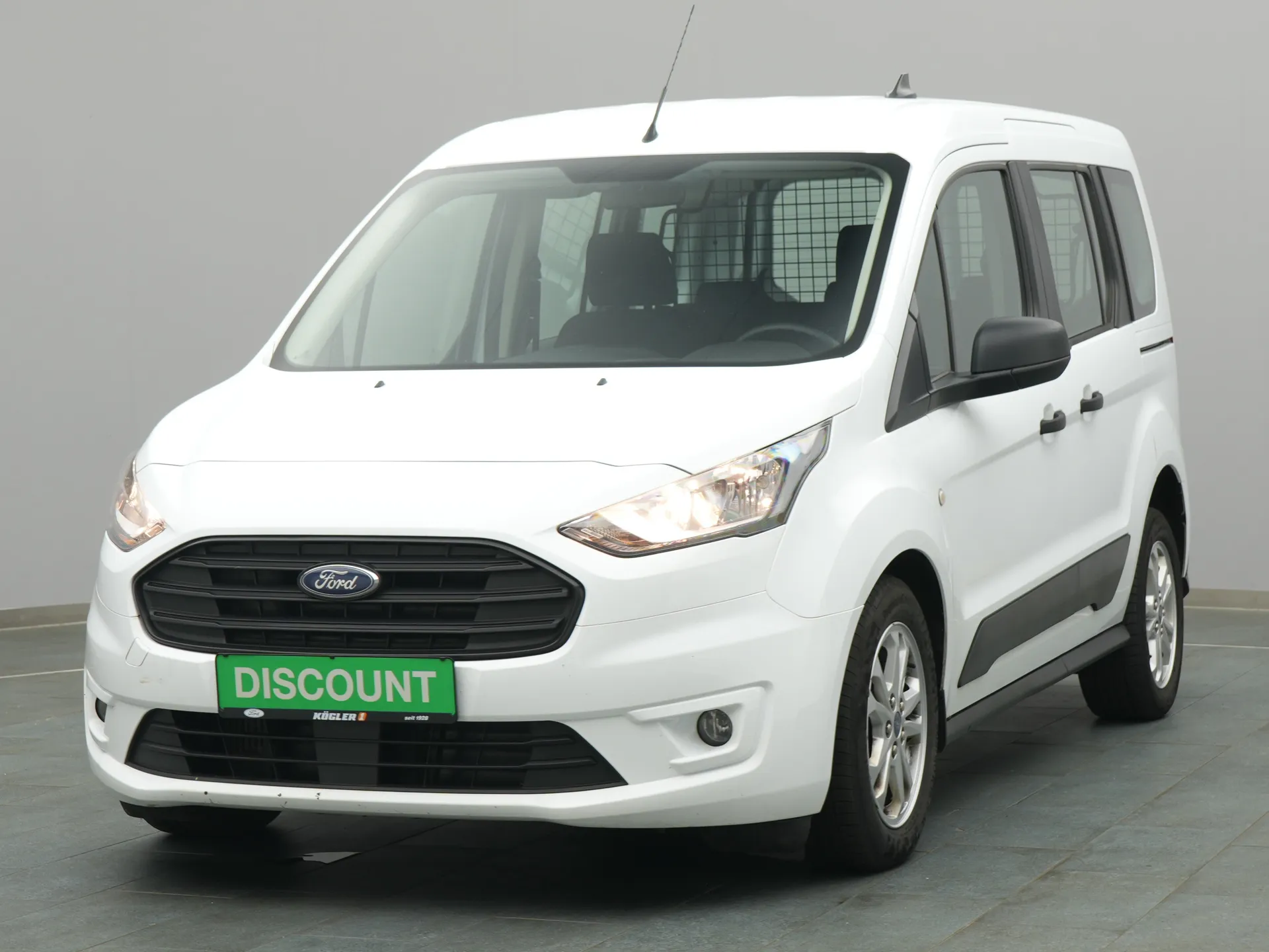 Ford Transit Connect Kombi in weiss