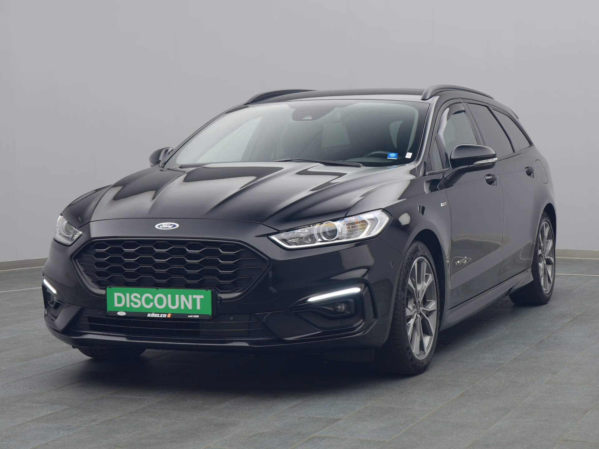 Ford Mondeo ST-Line in schwarz