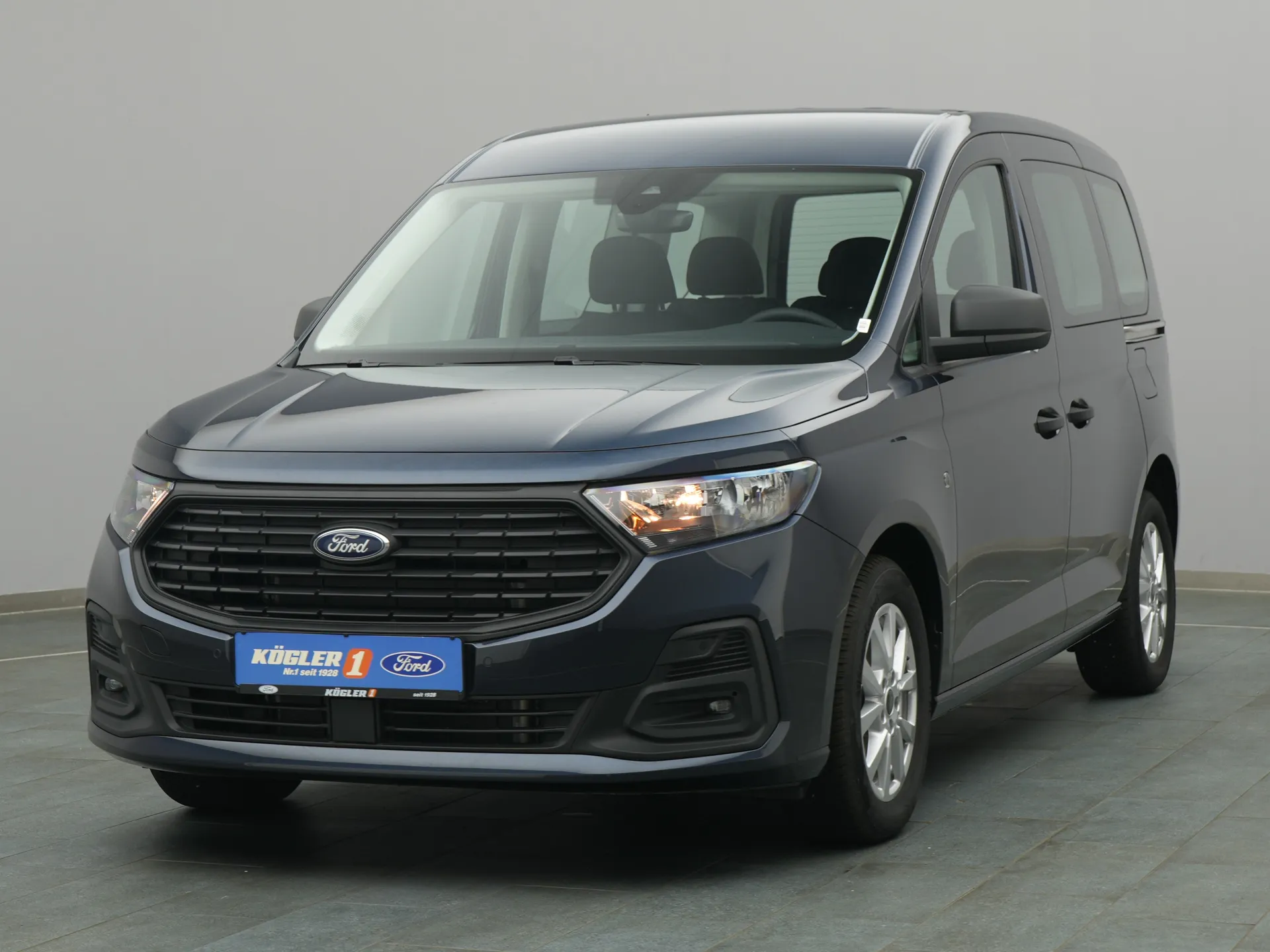 Ford Tourneo Connect Trend in blau