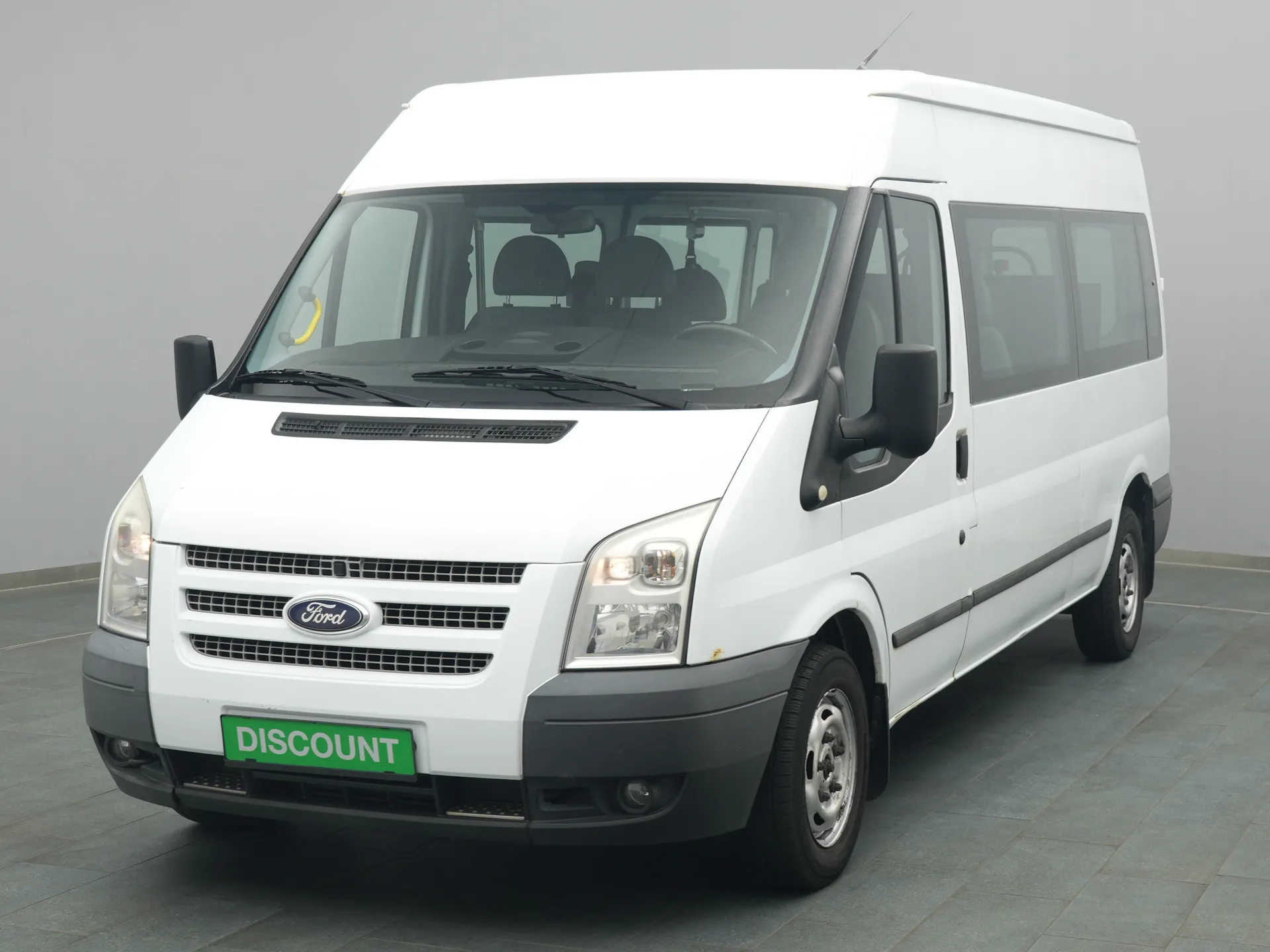 Ford Transit Kombi in weiss