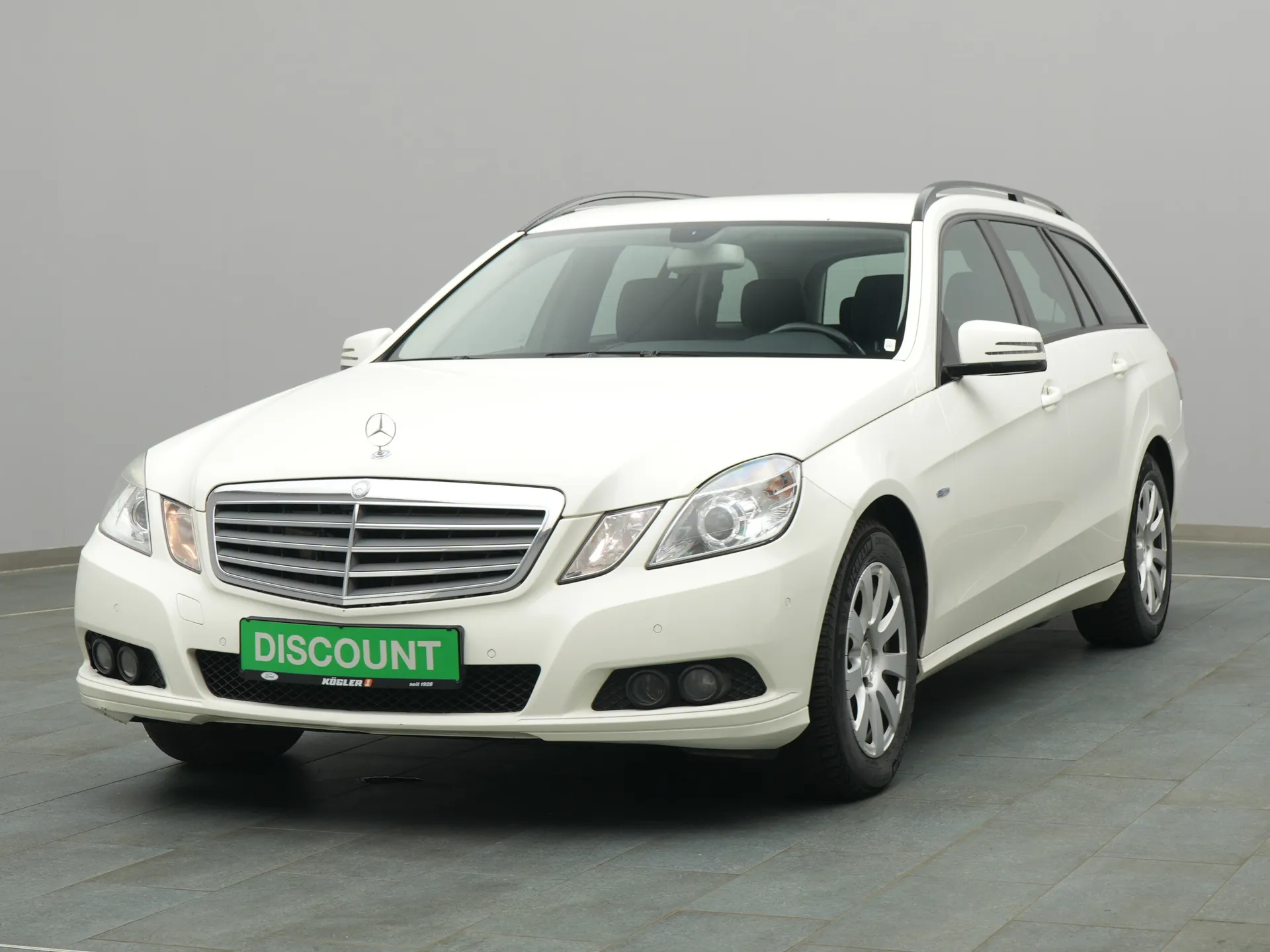 Mercedes-Benz E 350 in weiss