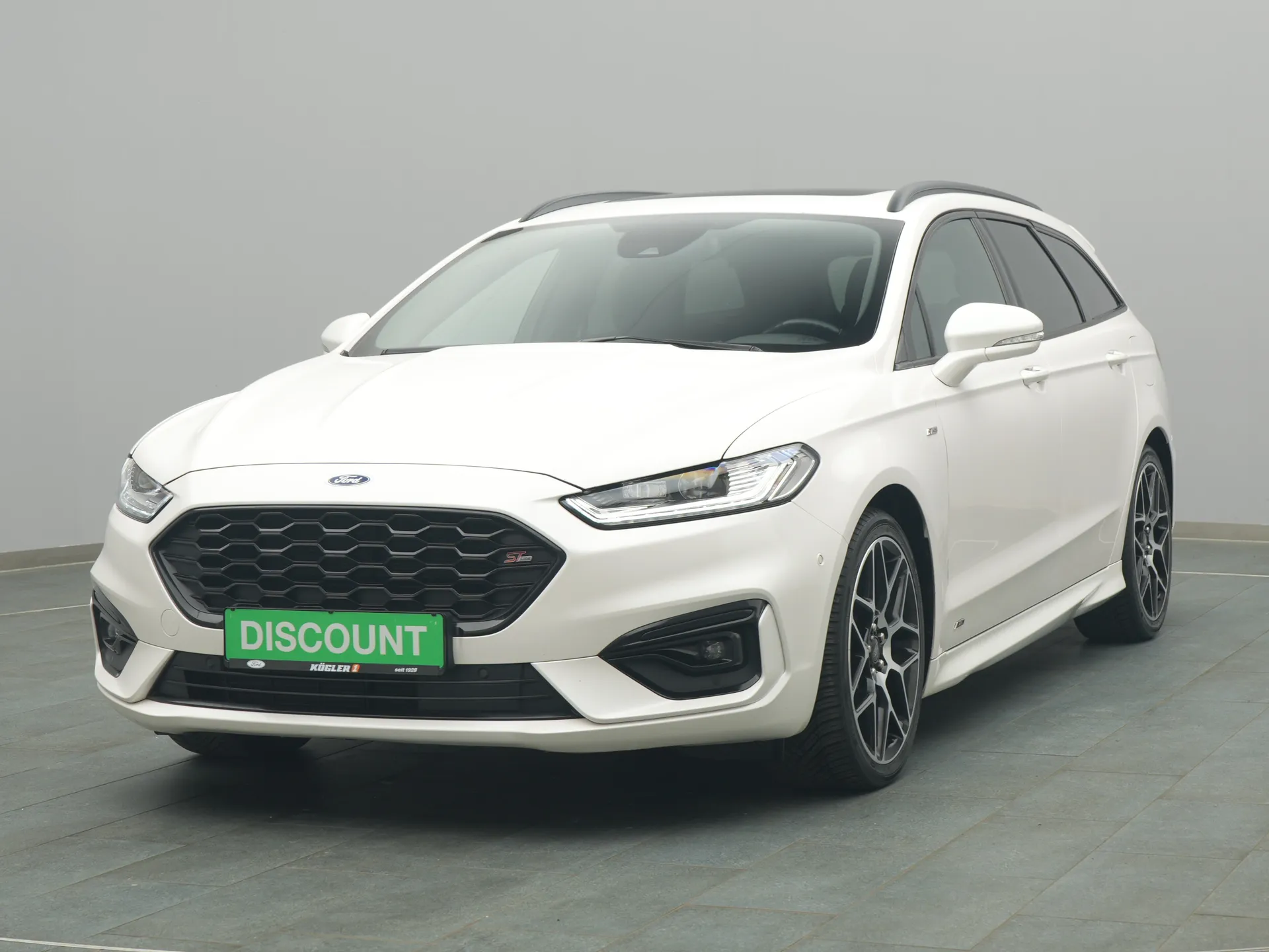 Ford Mondeo ST-Line in weiss