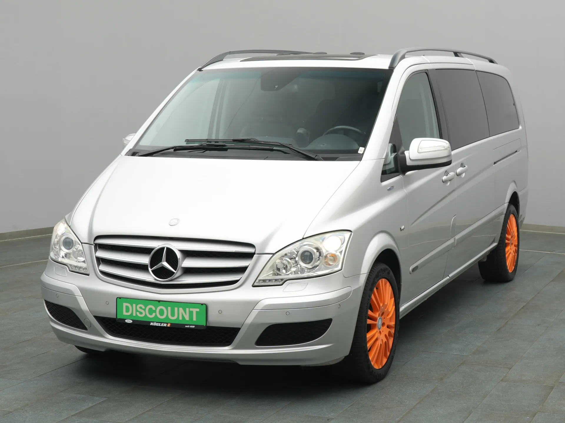 Mercedes-Benz Viano in silber