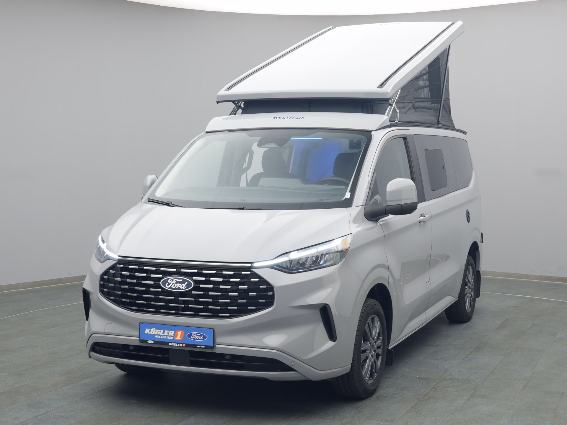 Ford Nugget in grau