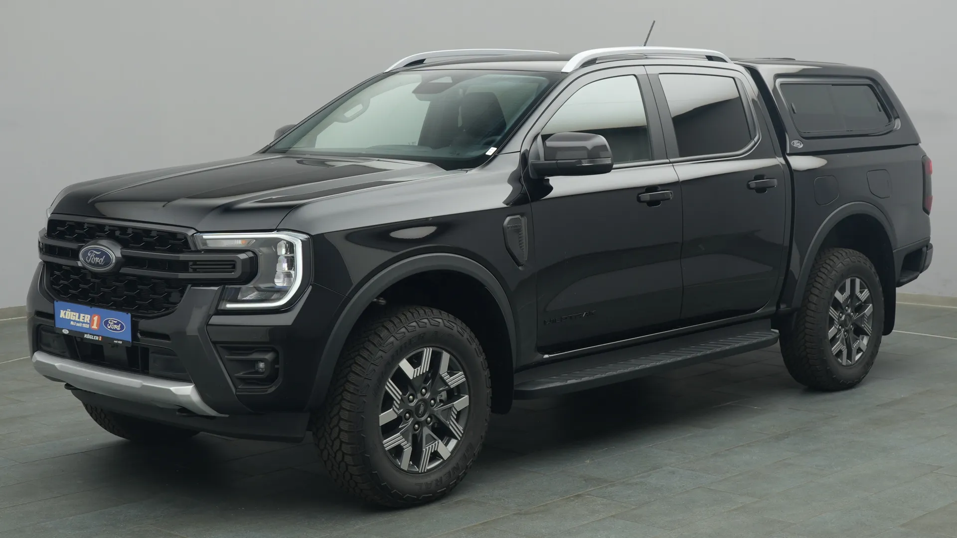 Ford Ranger DoKa Wildtrak in schwarz