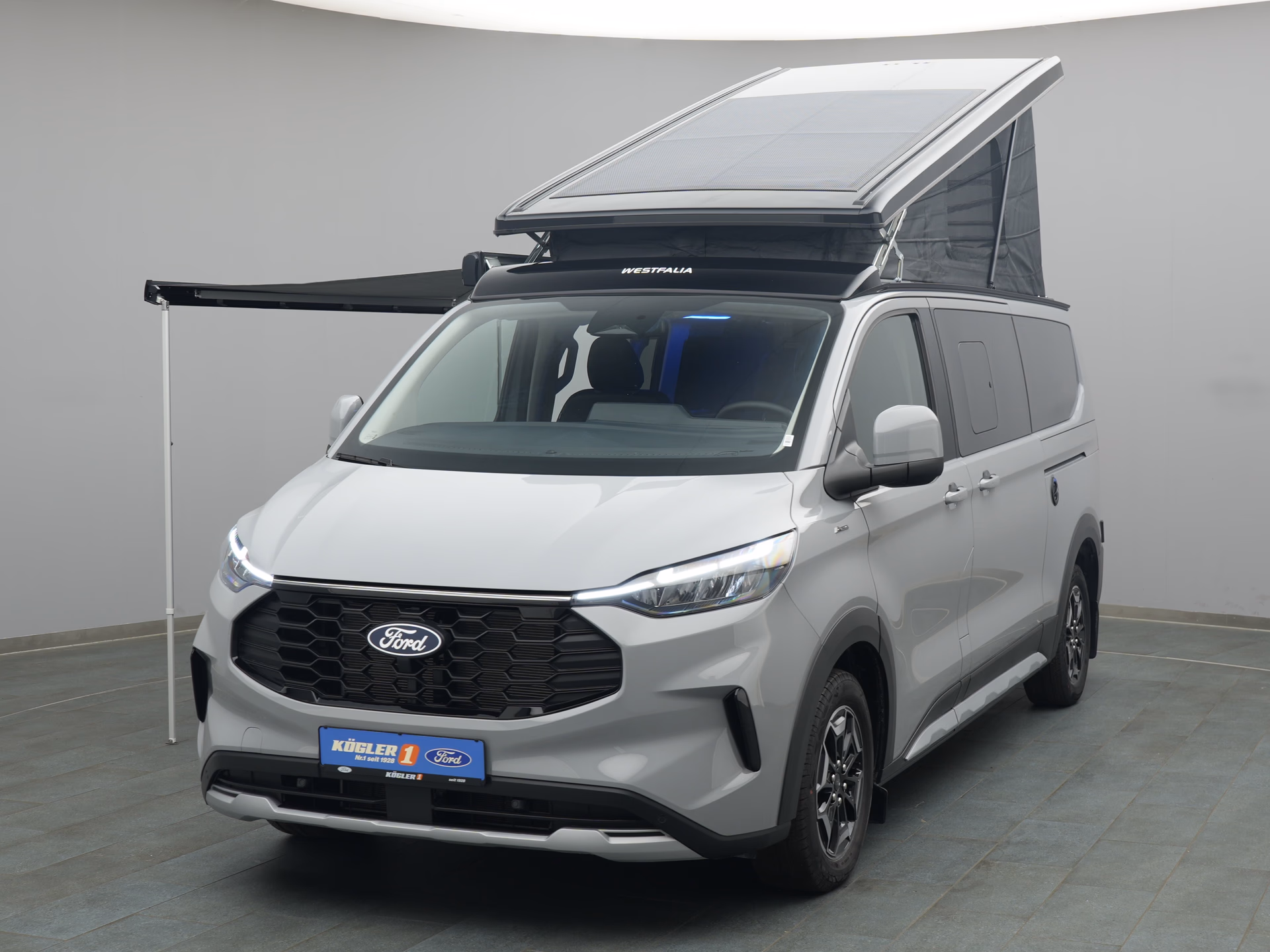 Ford Nugget in grau