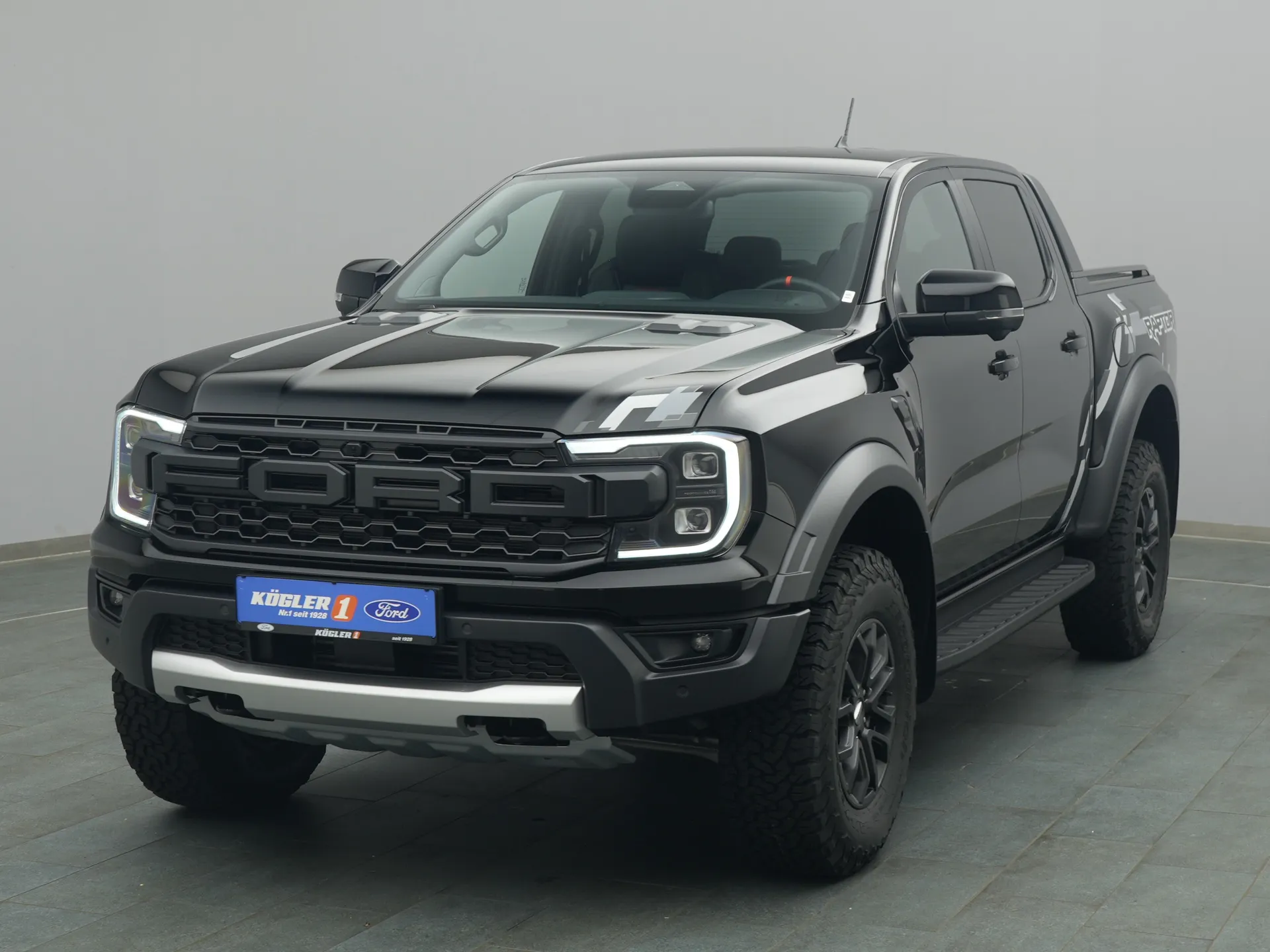 Ford Ranger Raptor in schwarz