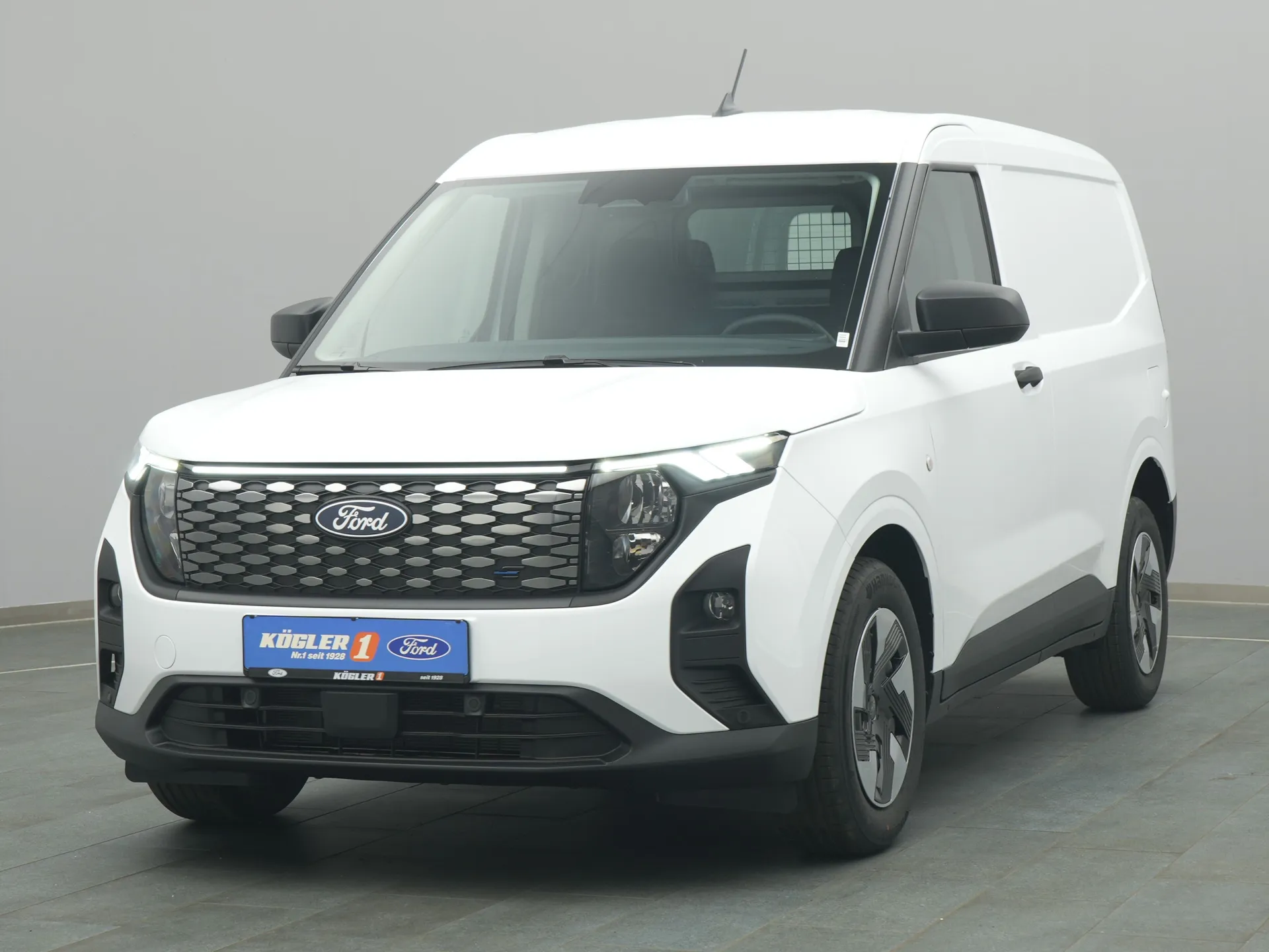 Ford Transit Courier Kasten in weiss