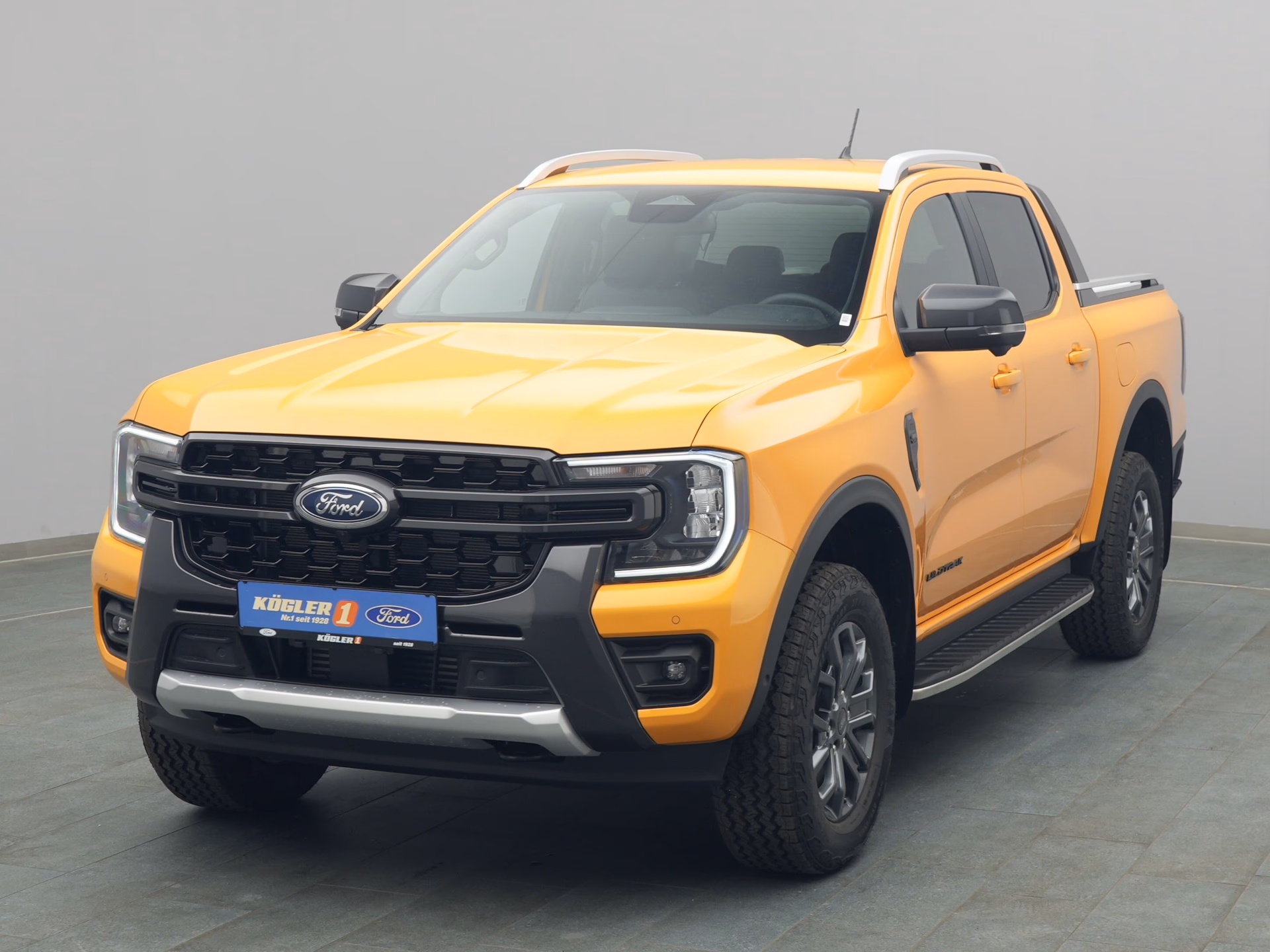 Ford Ranger DoKa Wildtrak in orange