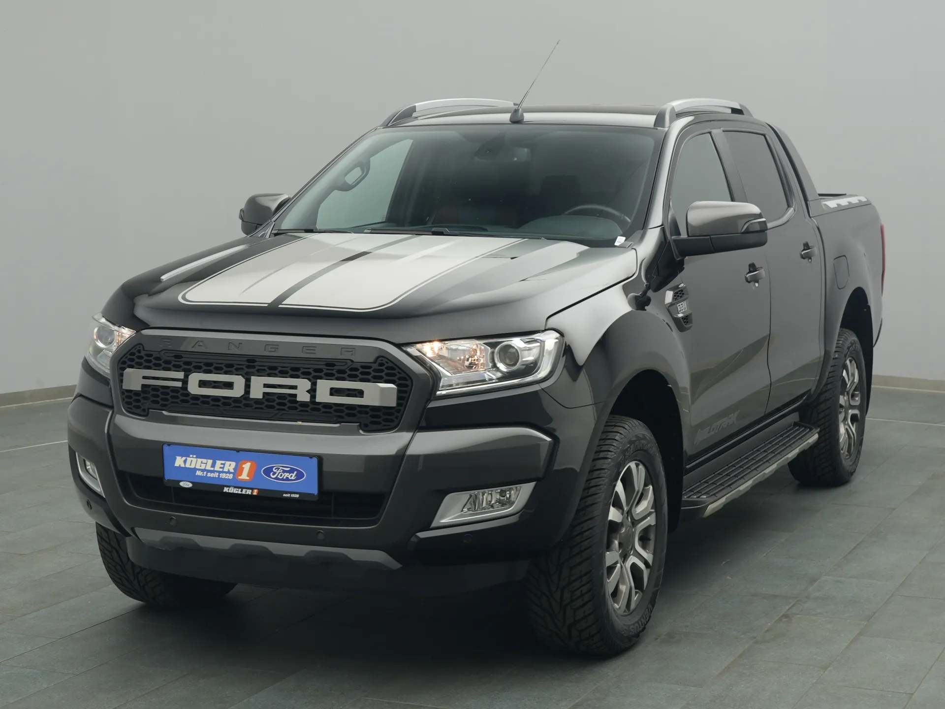 Ford Ranger DoKa Wildtrak in schwarz