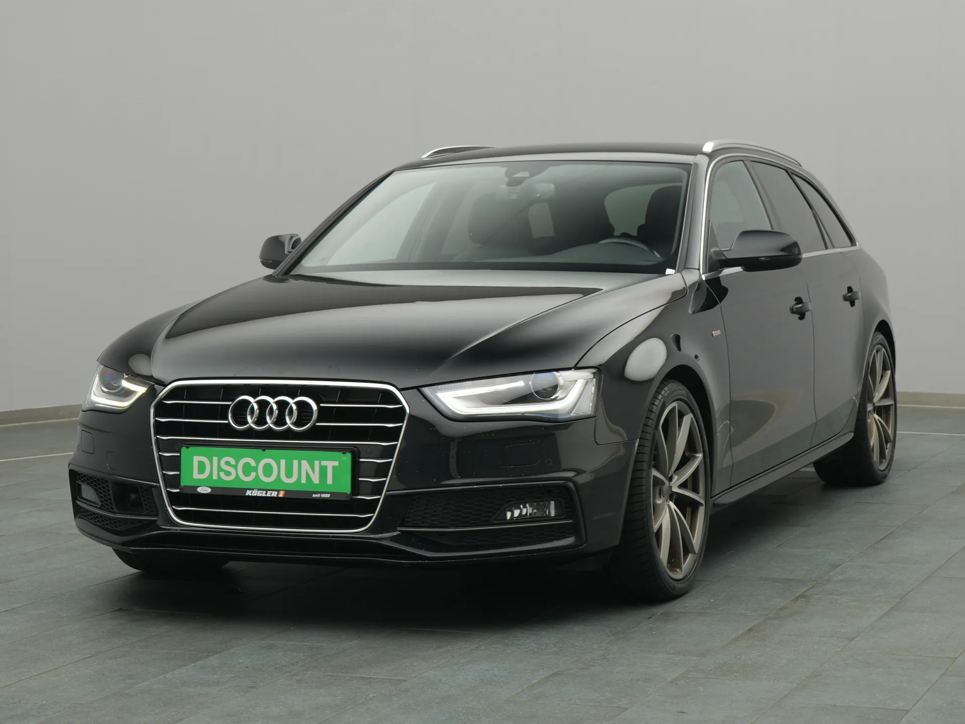 Audi A4 in schwarz