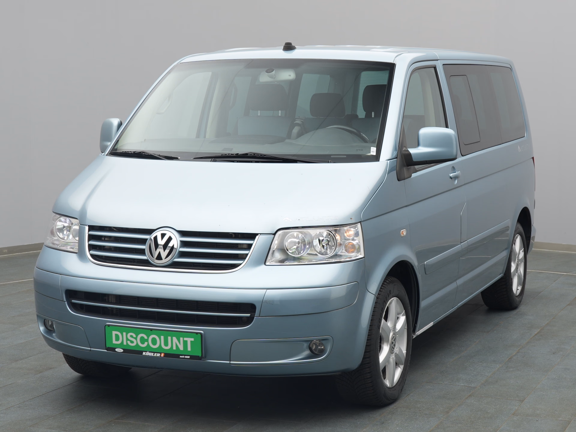 VW T5 in blau