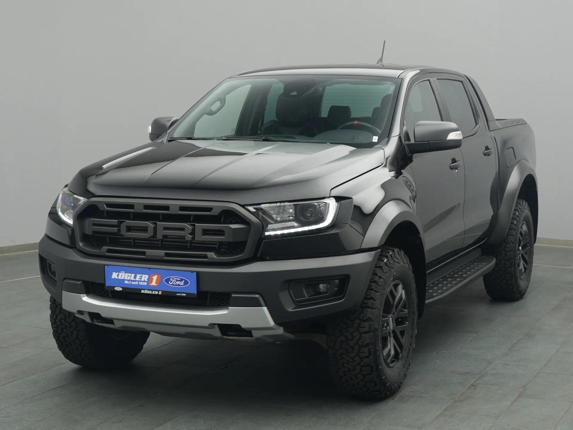 Ford Ranger Raptor in schwarz