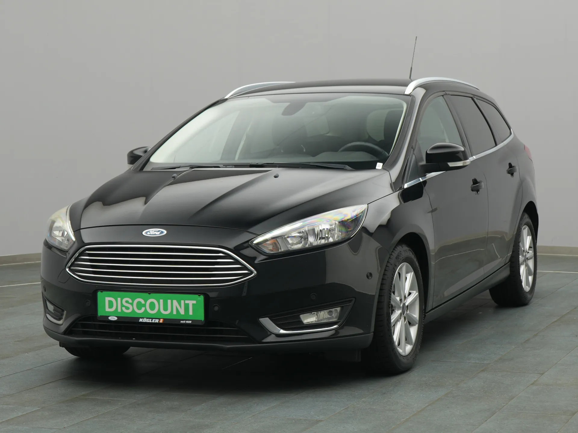 Ford Focus Titanium in schwarz