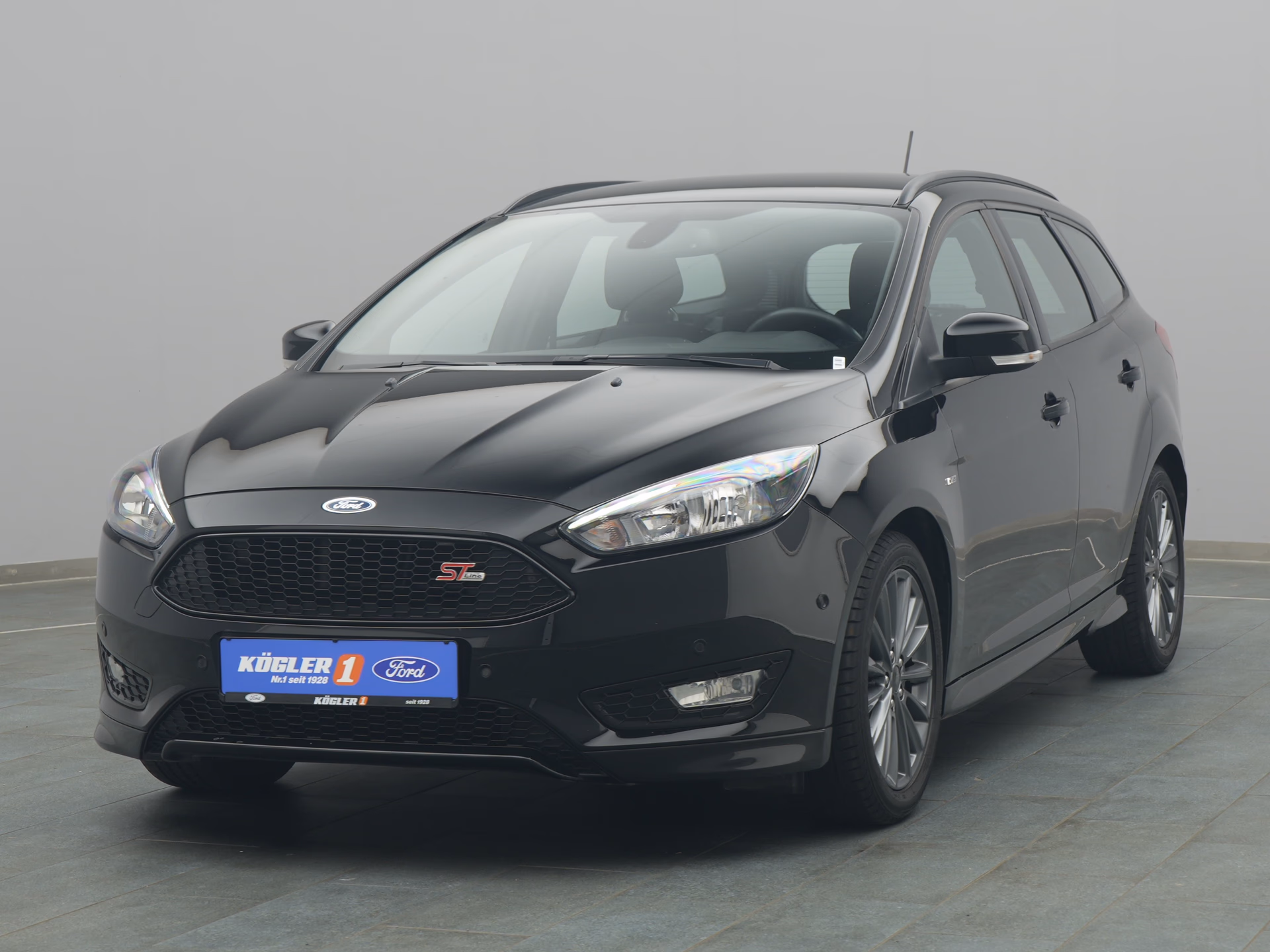 Ford Focus ST-Line in schwarz