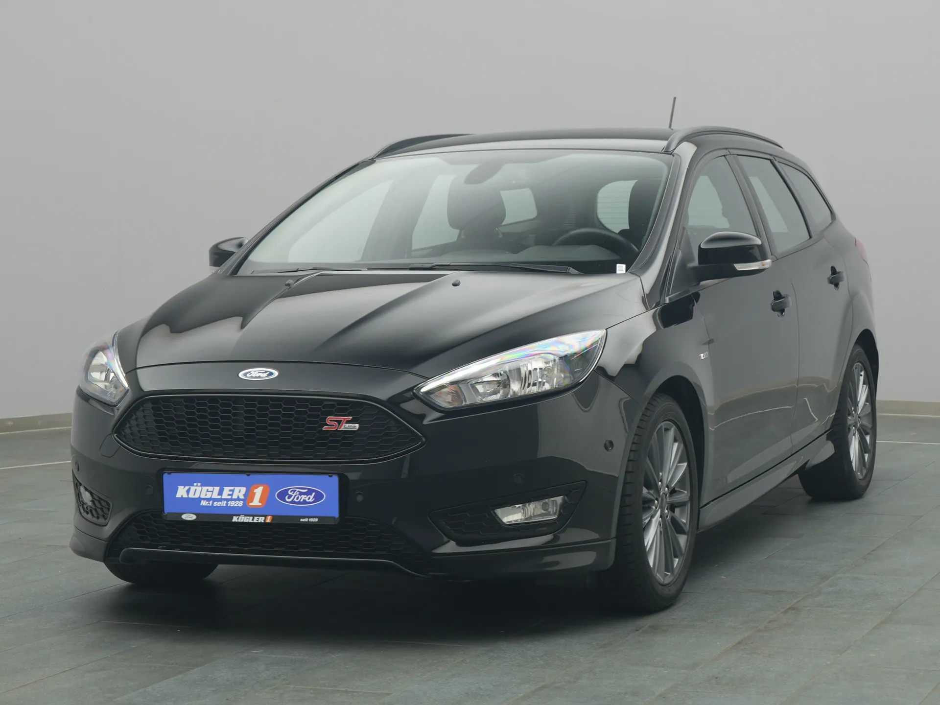 Ford Focus ST-Line in schwarz