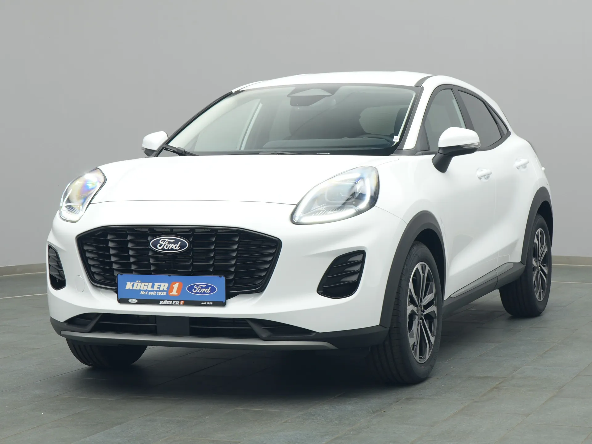 Ford Puma Titanium in weiss