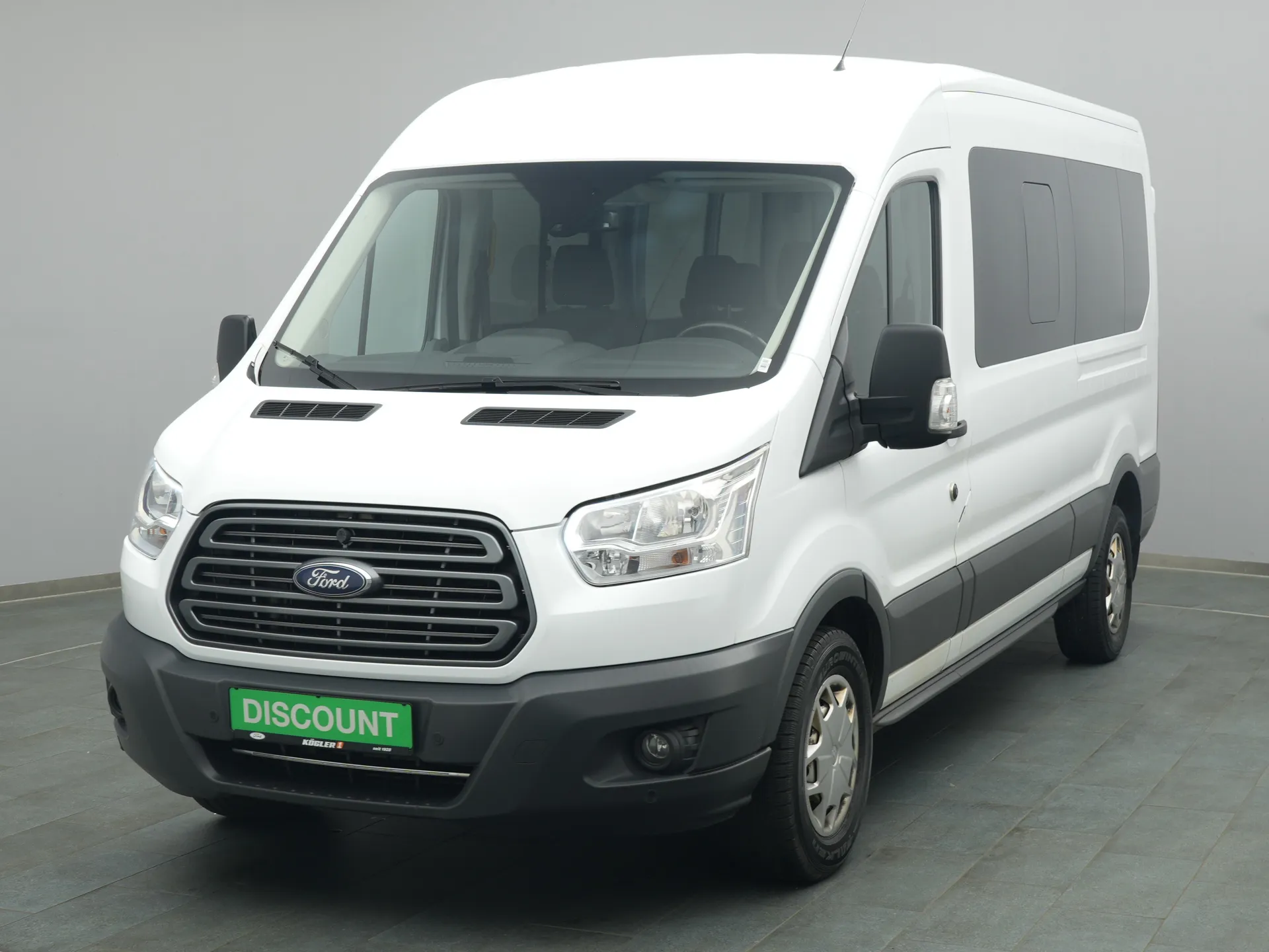 Ford Transit Kombi in weiss