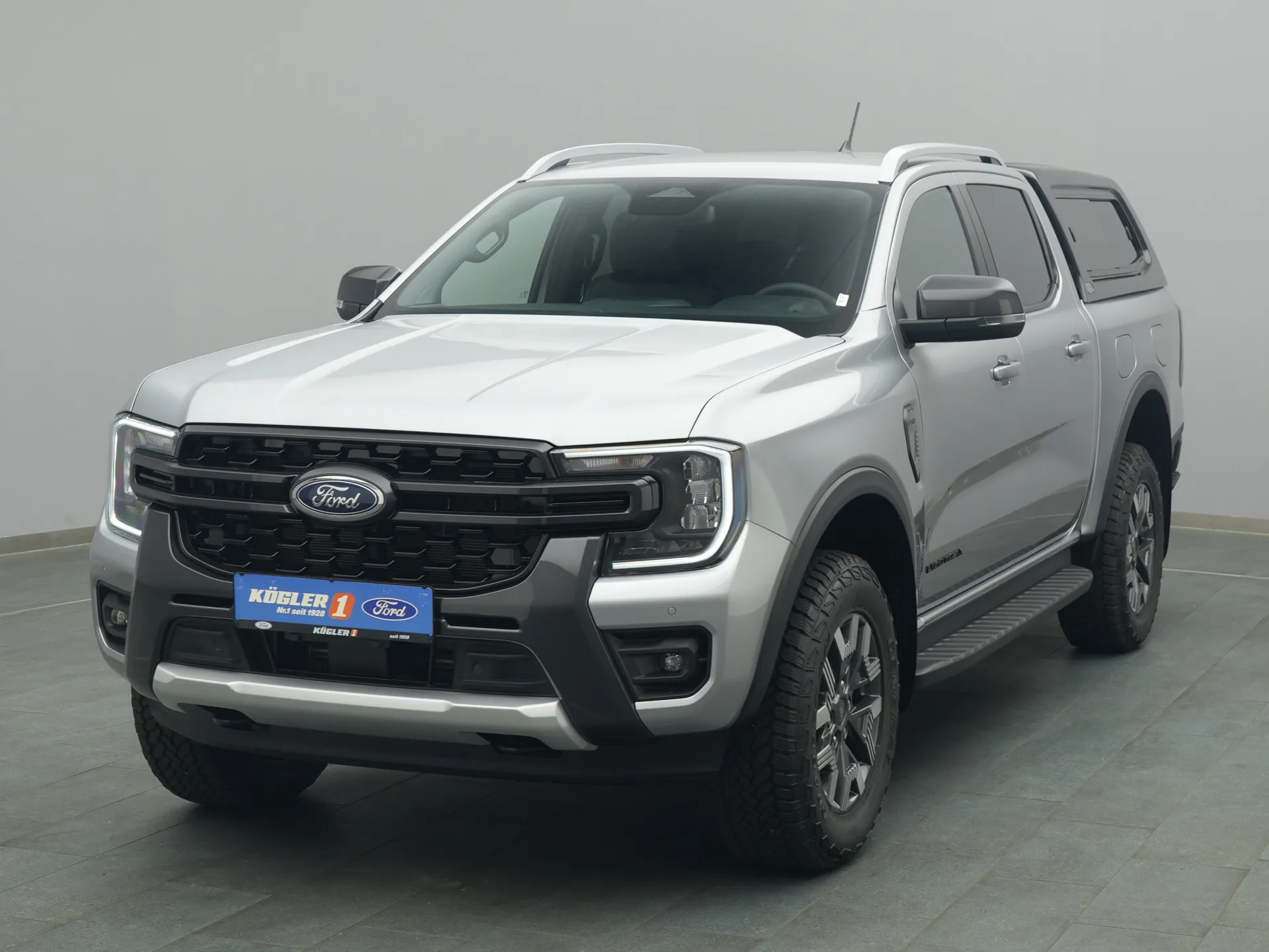 Ford Ranger DoKa Wildtrak in silber