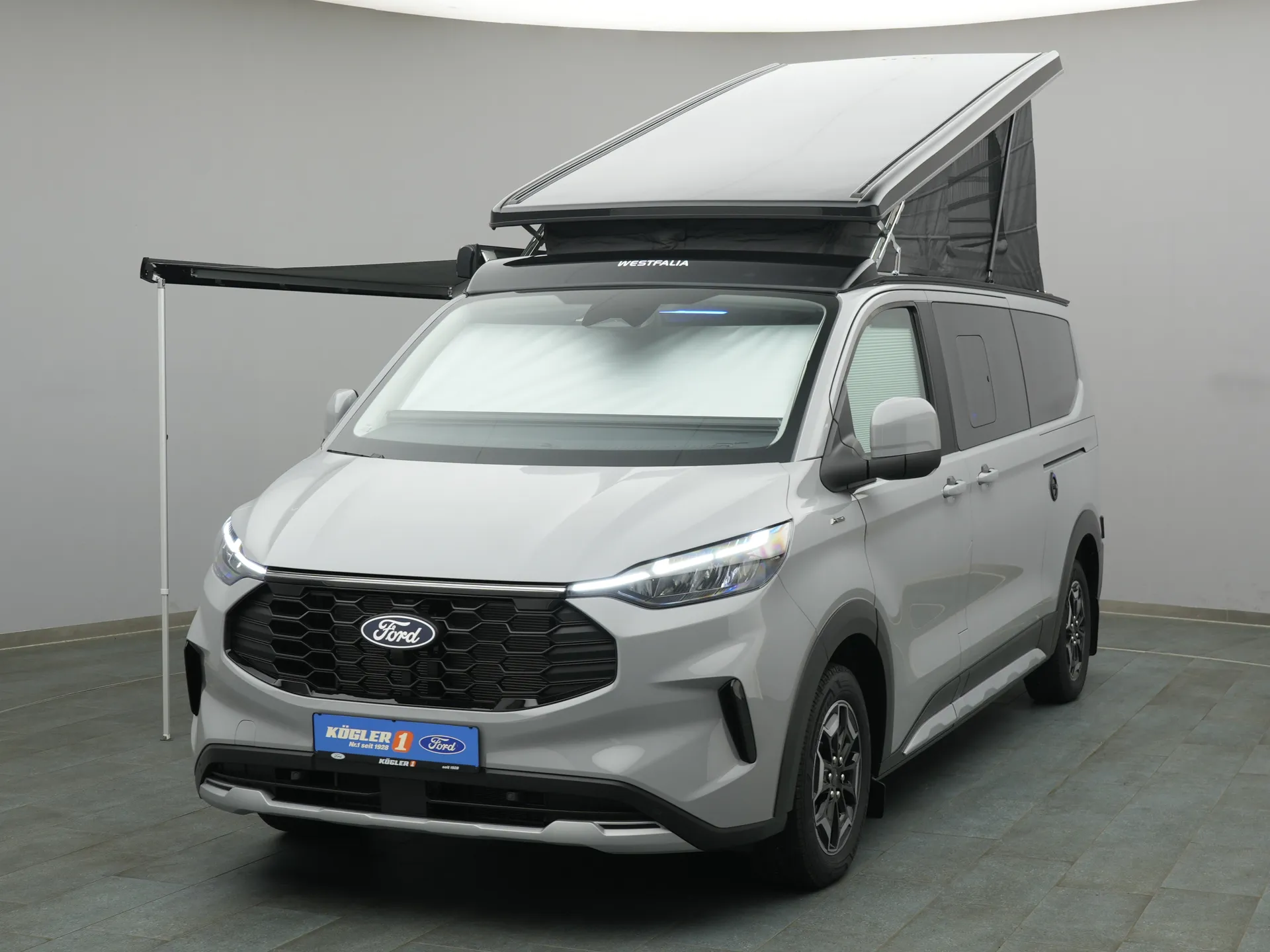 Ford Nugget in grau