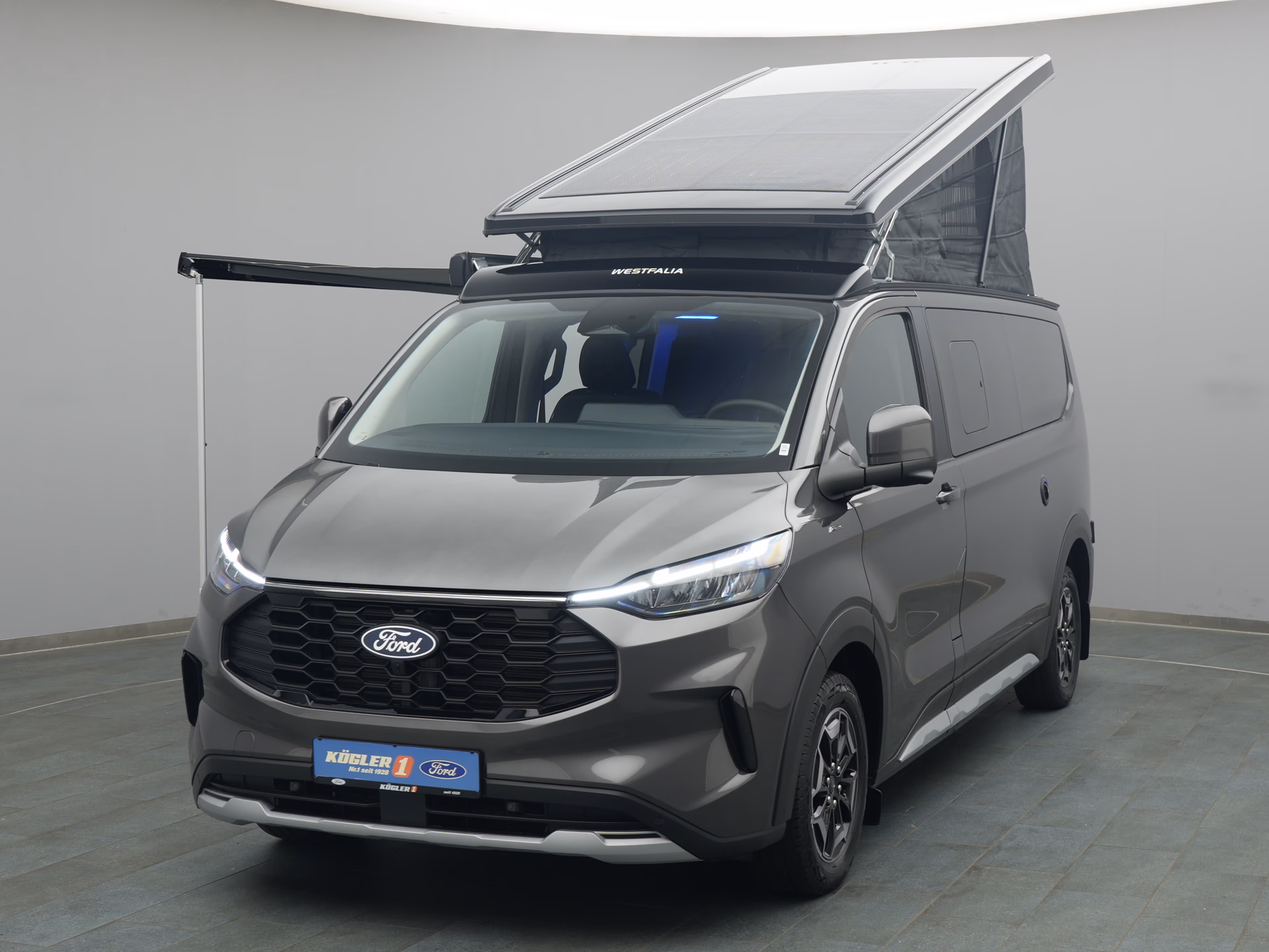 Ford Nugget in grau