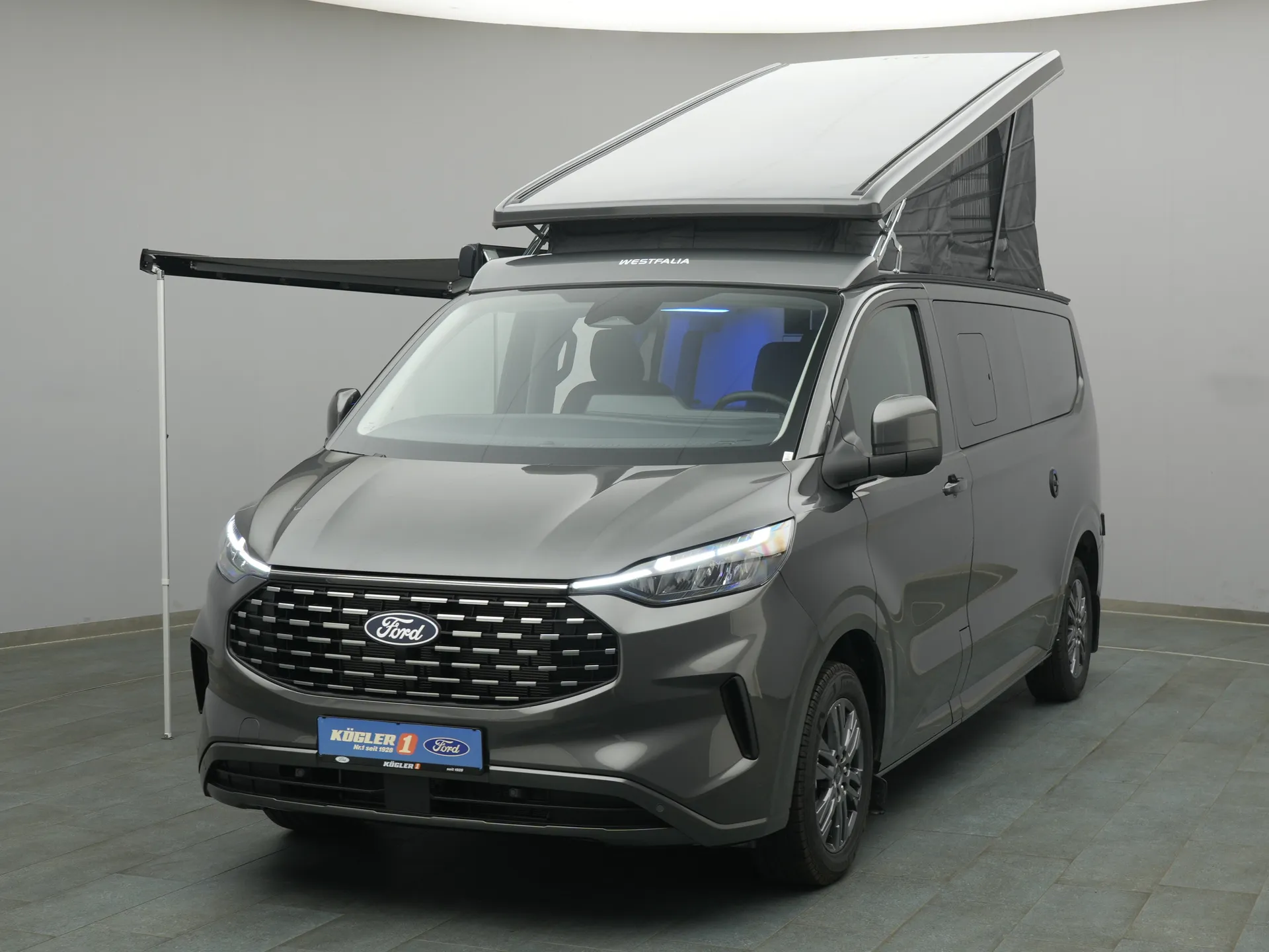 Ford Nugget in grau