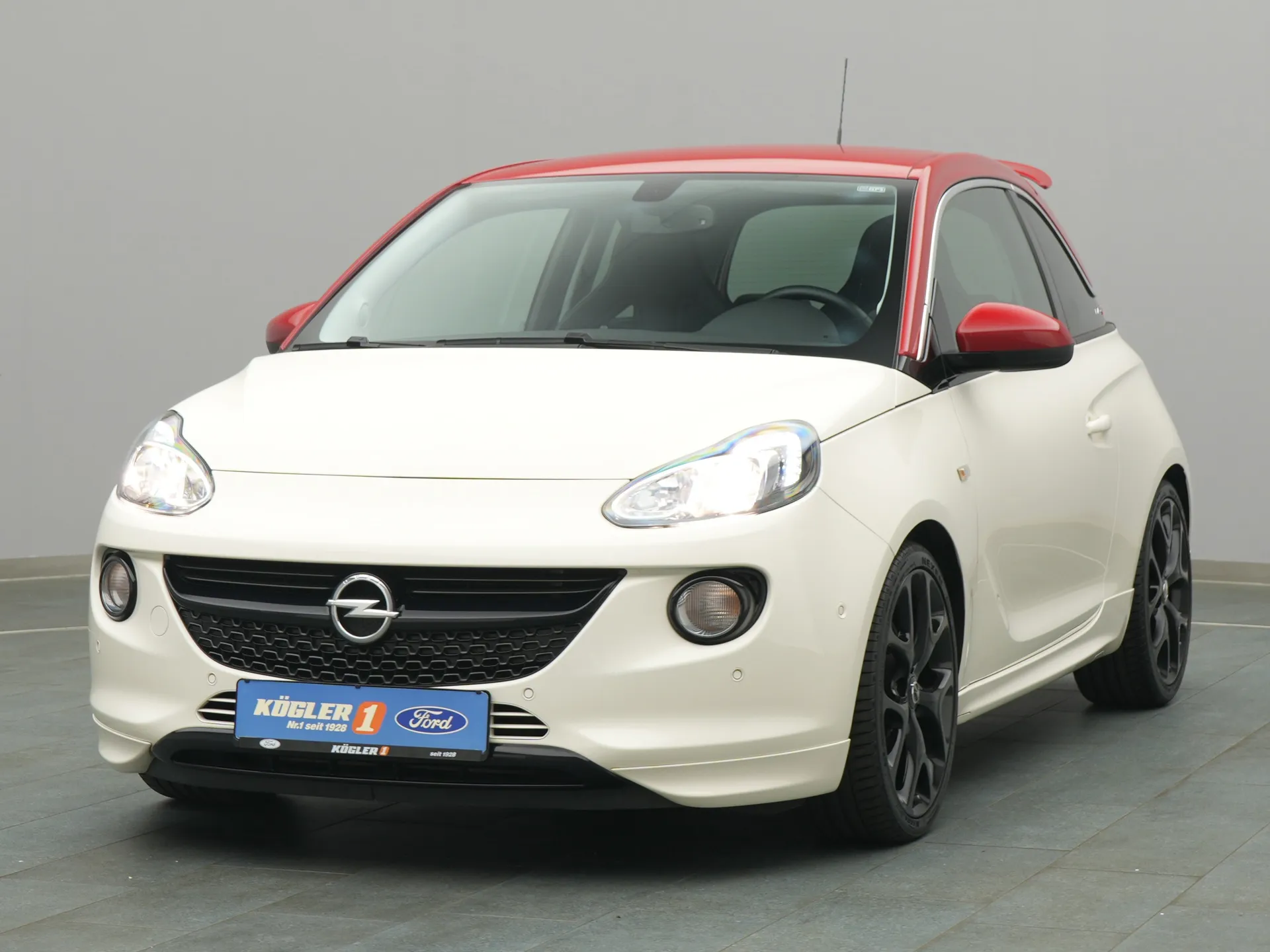 Opel Adam in weiss