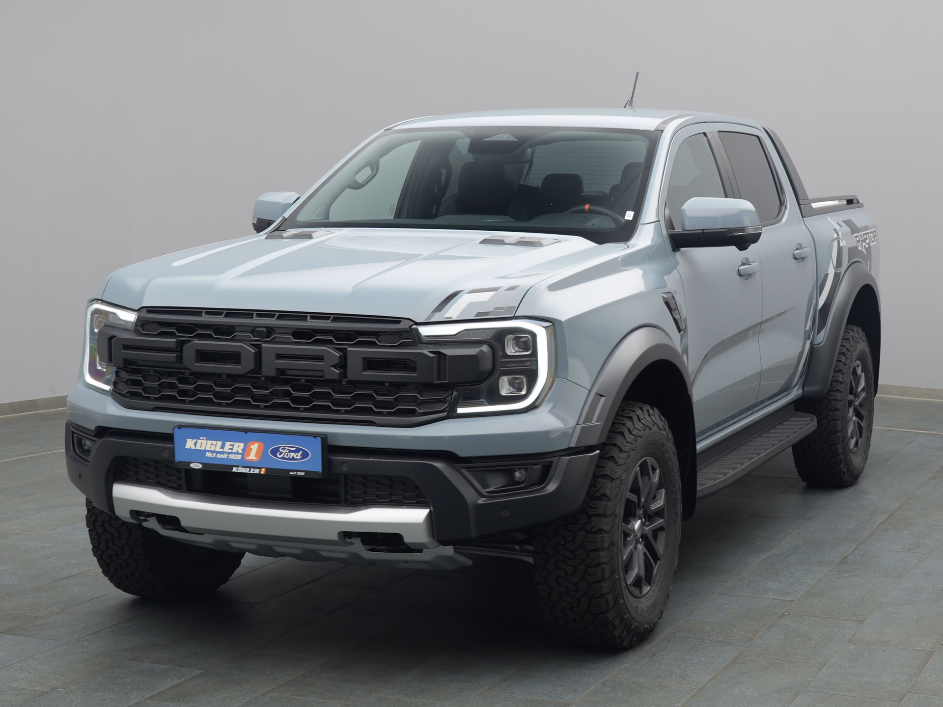 Ford Ranger Raptor in grau