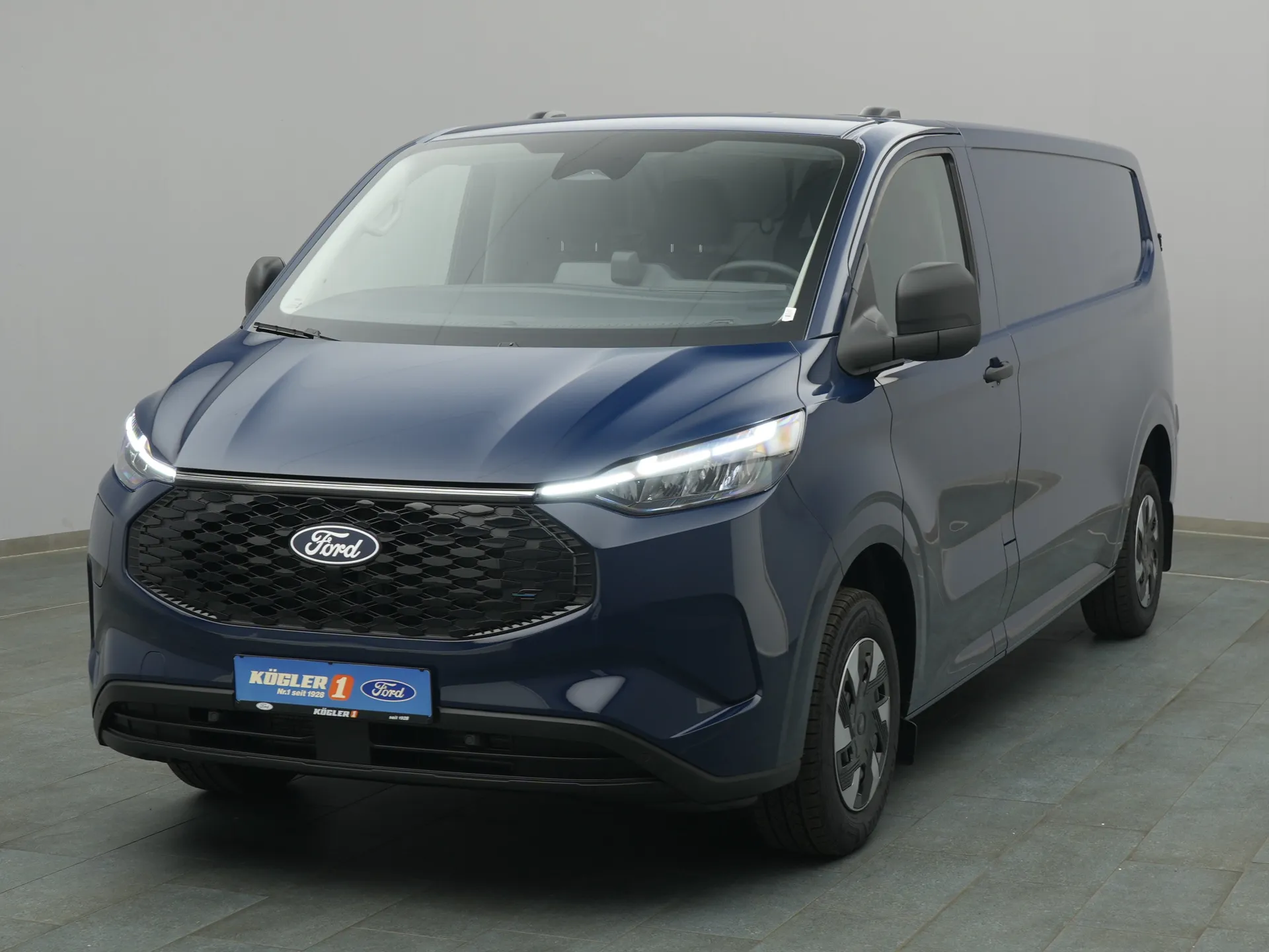 Ford E-Transit Custom Kasten in blau
