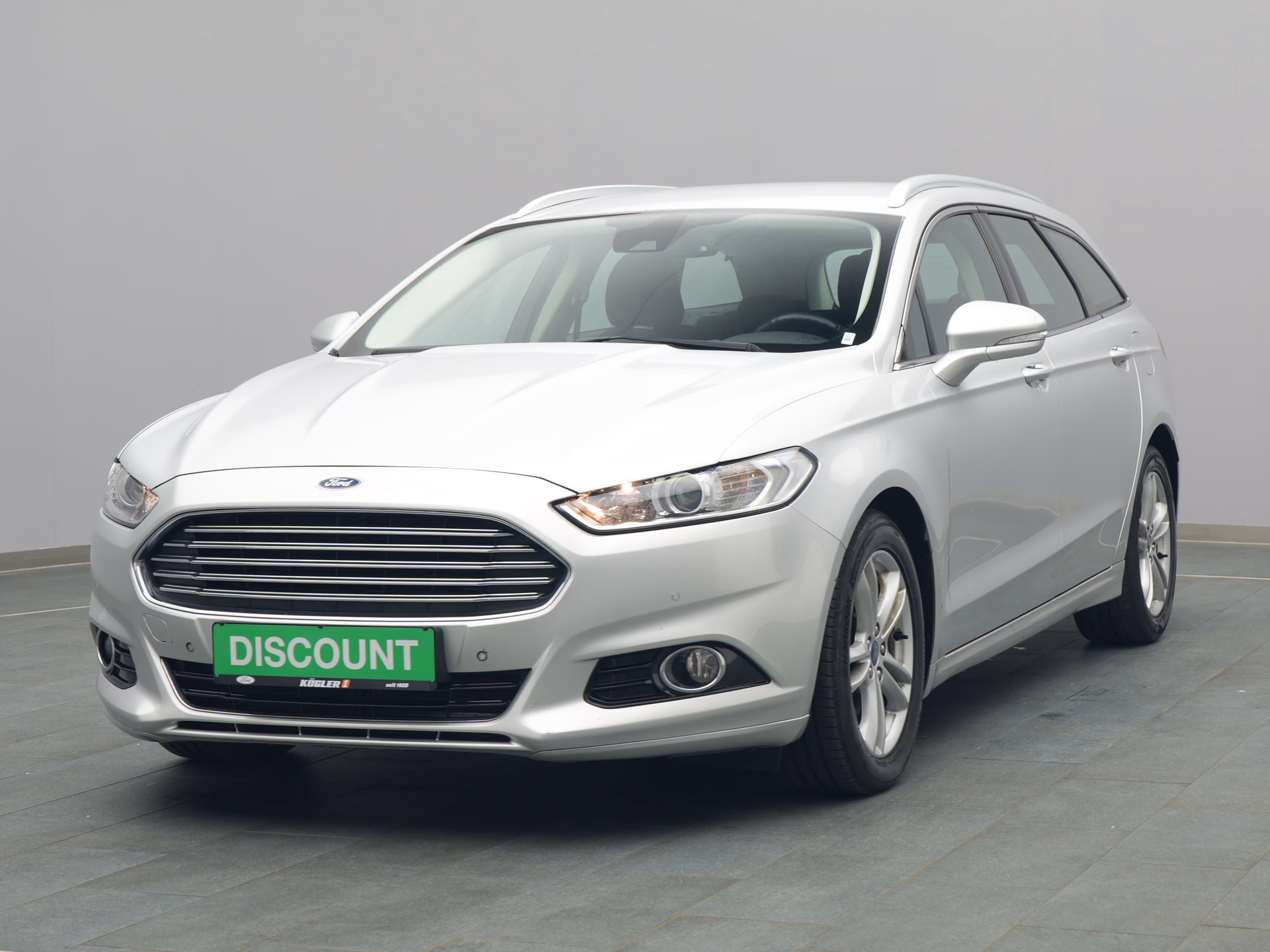 Ford Mondeo Titanium in silber