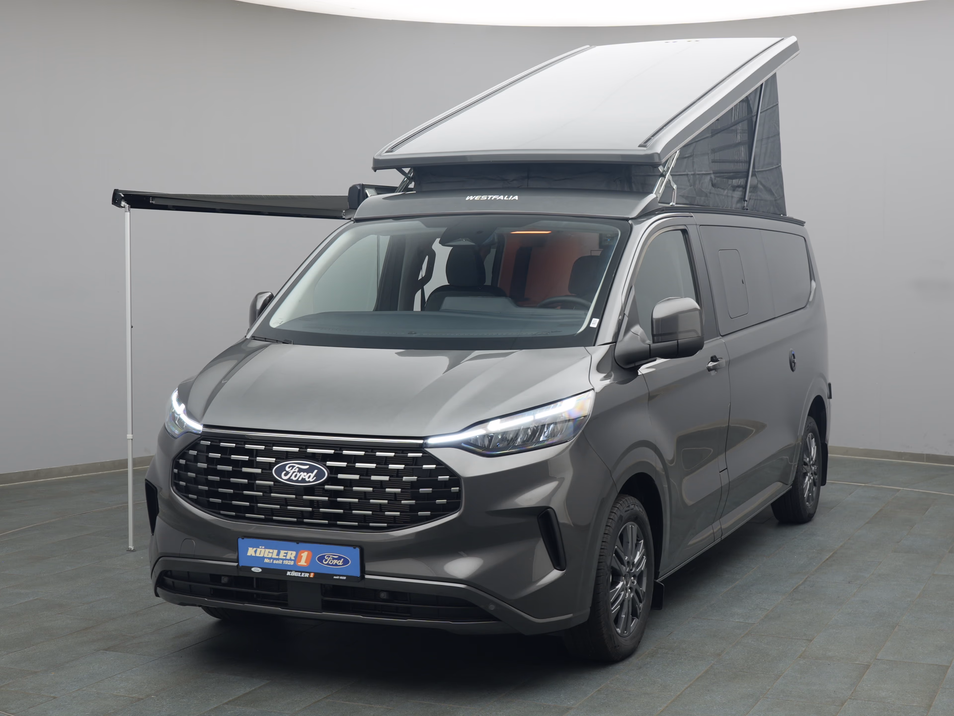 Ford Nugget in grau