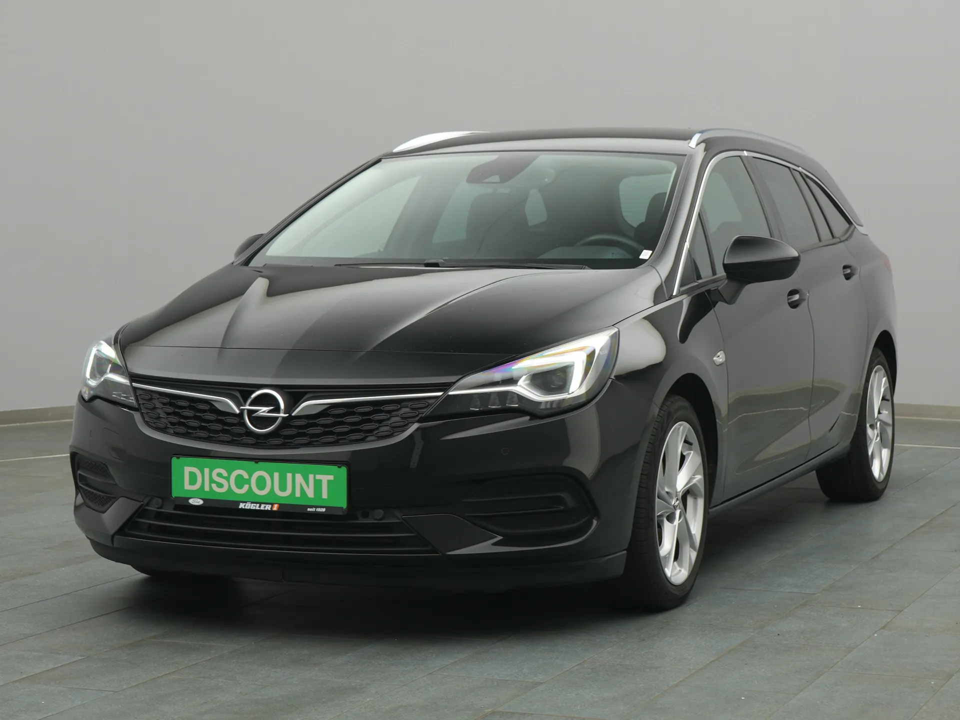 Opel Astra in schwarz