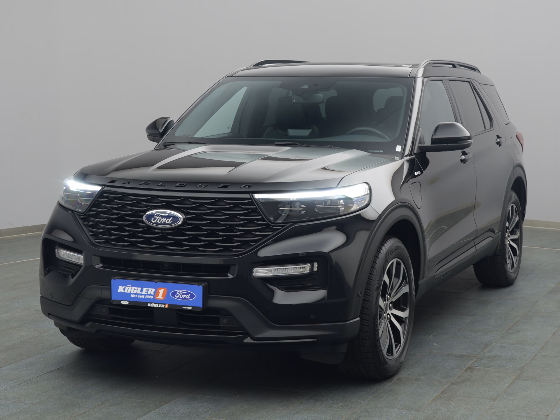 Ford Explorer ST-Line in schwarz