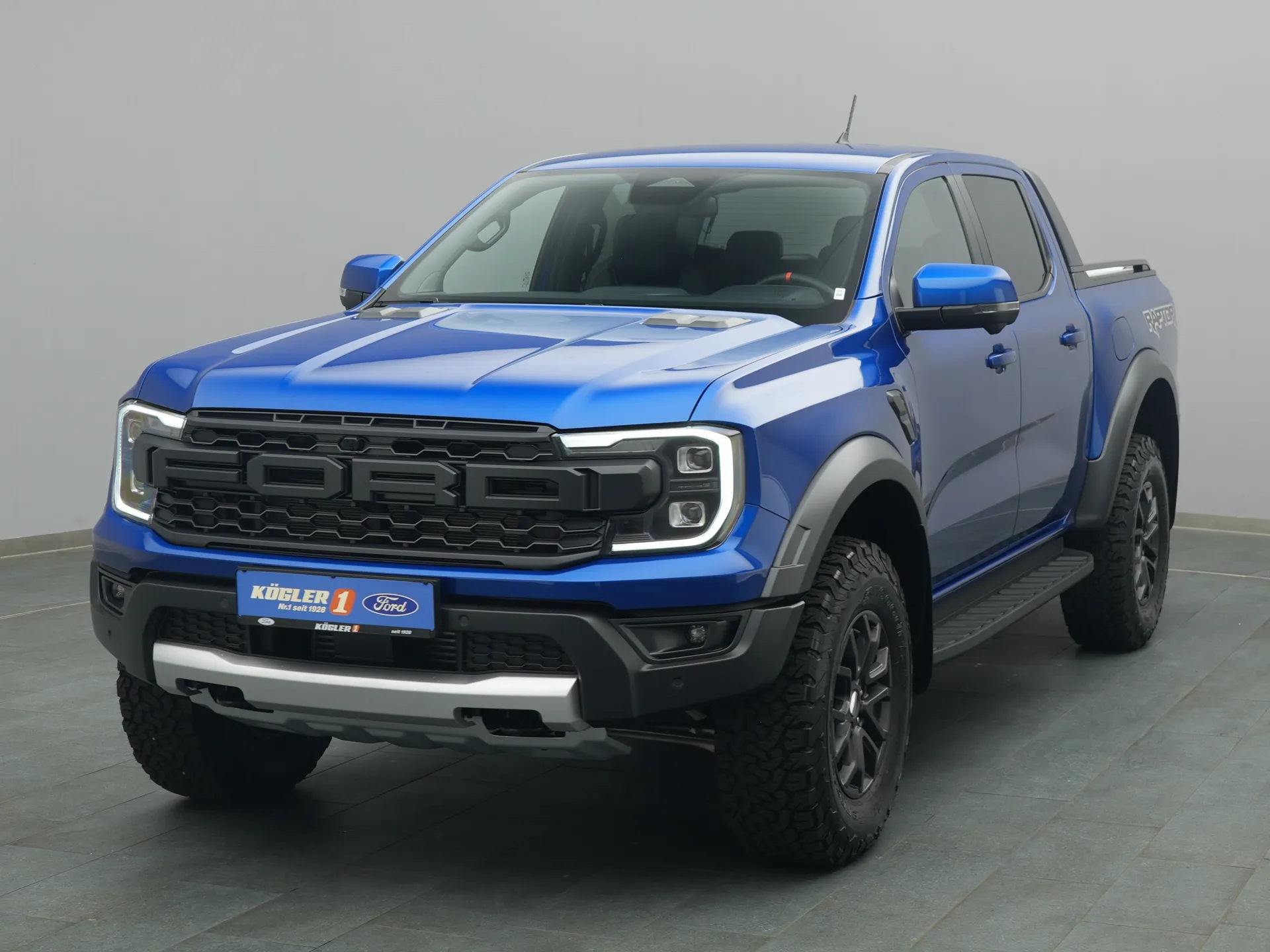 Ford Ranger Raptor in blau