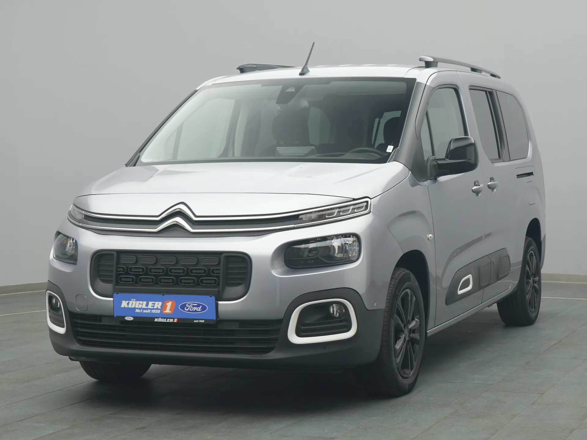 Citroen Berlingo in grau