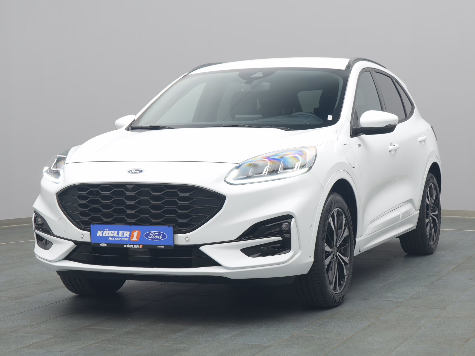 Ford Kuga ST-Line X in weiss
