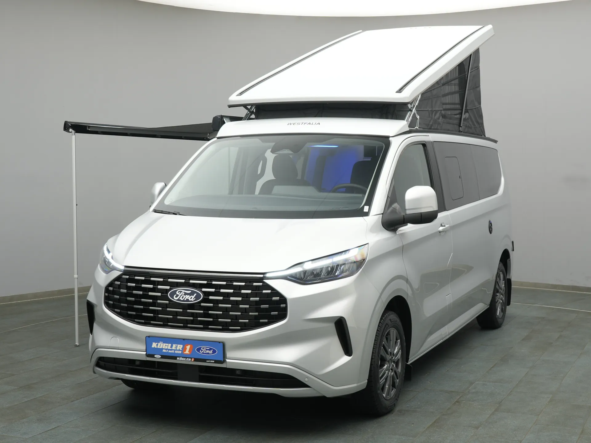Ford Nugget in silber