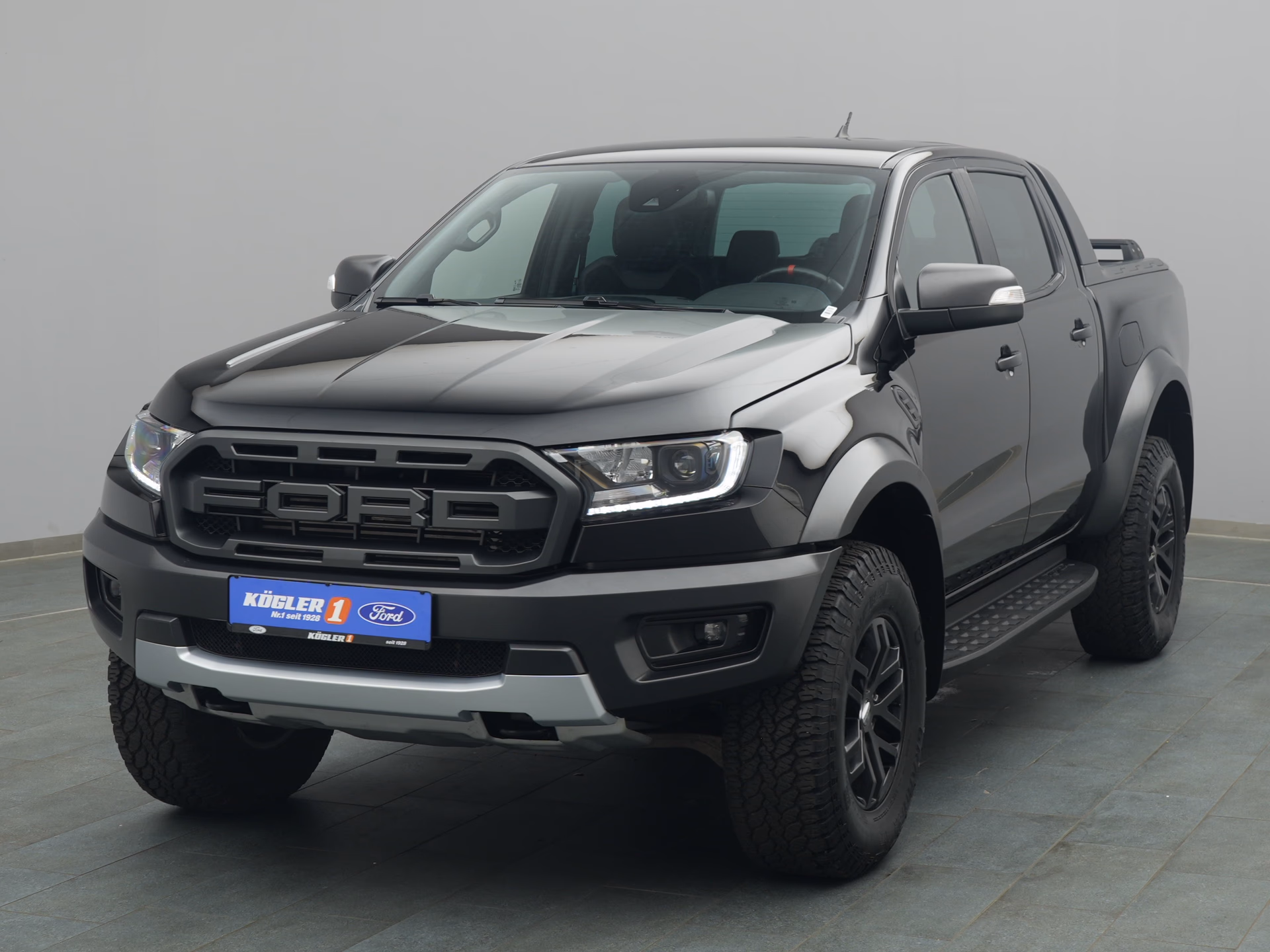 Ford Ranger Raptor in schwarz
