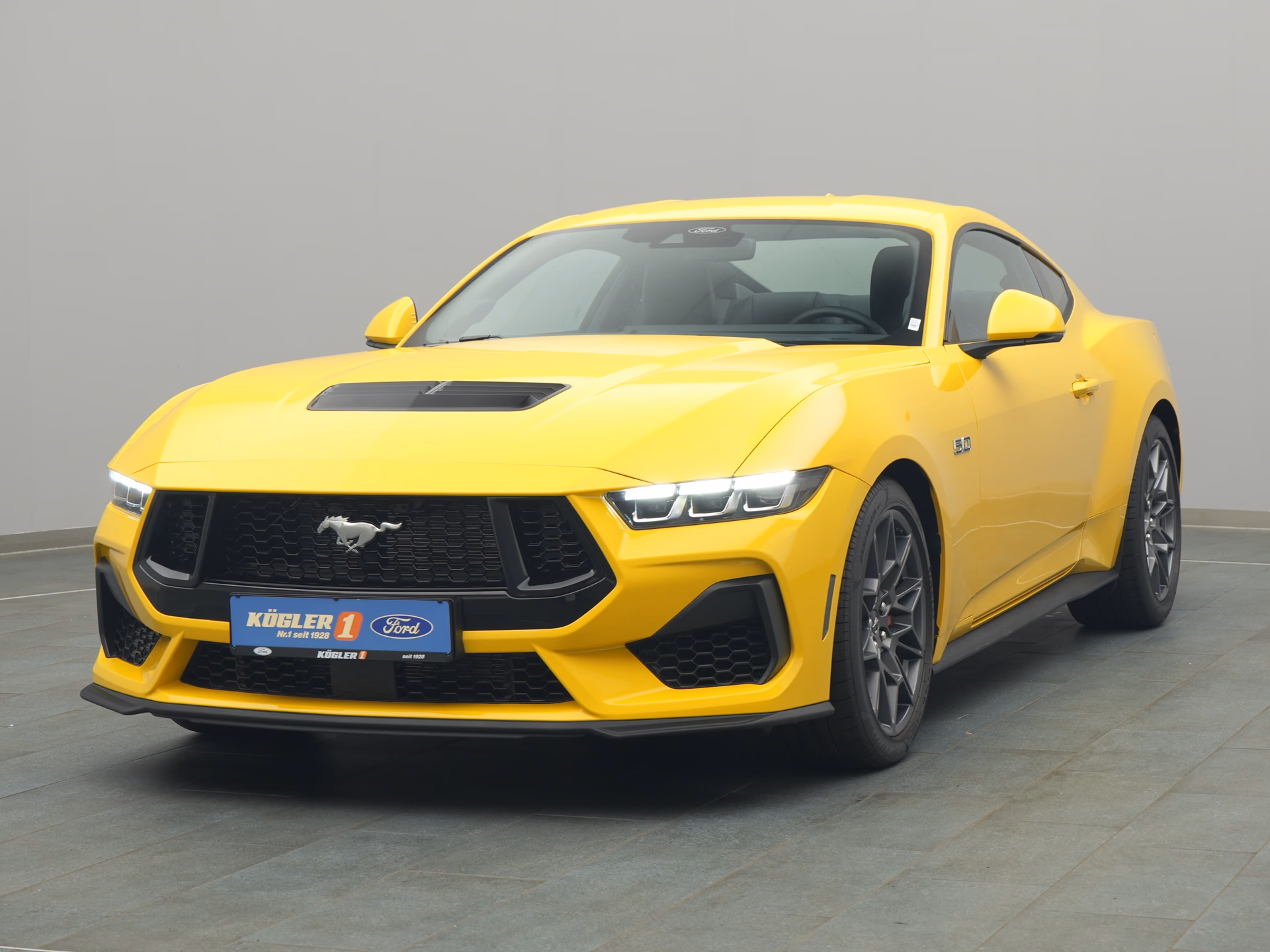 Ford Mustang GT in gelb