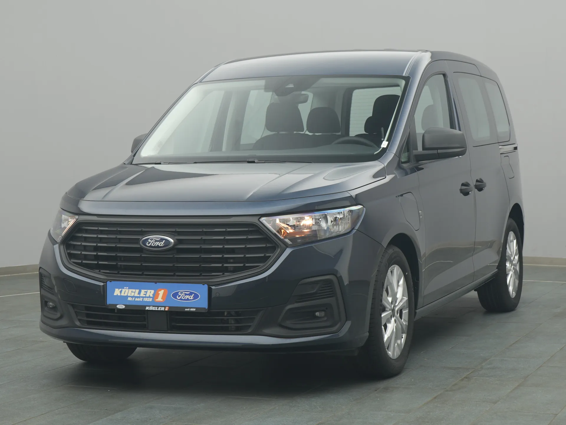 Ford Tourneo Connect Trend in blau