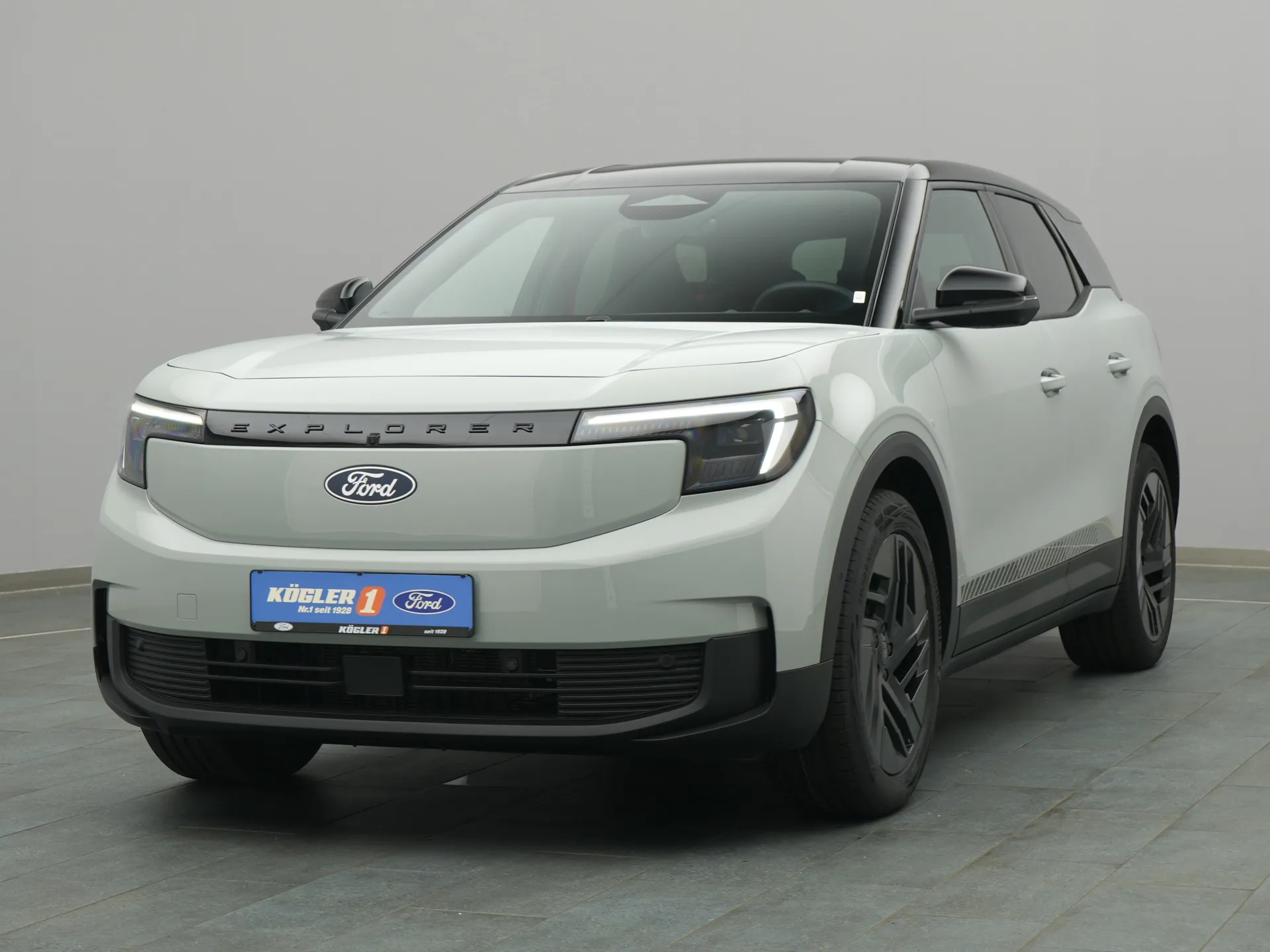 Ford Explorer in grau