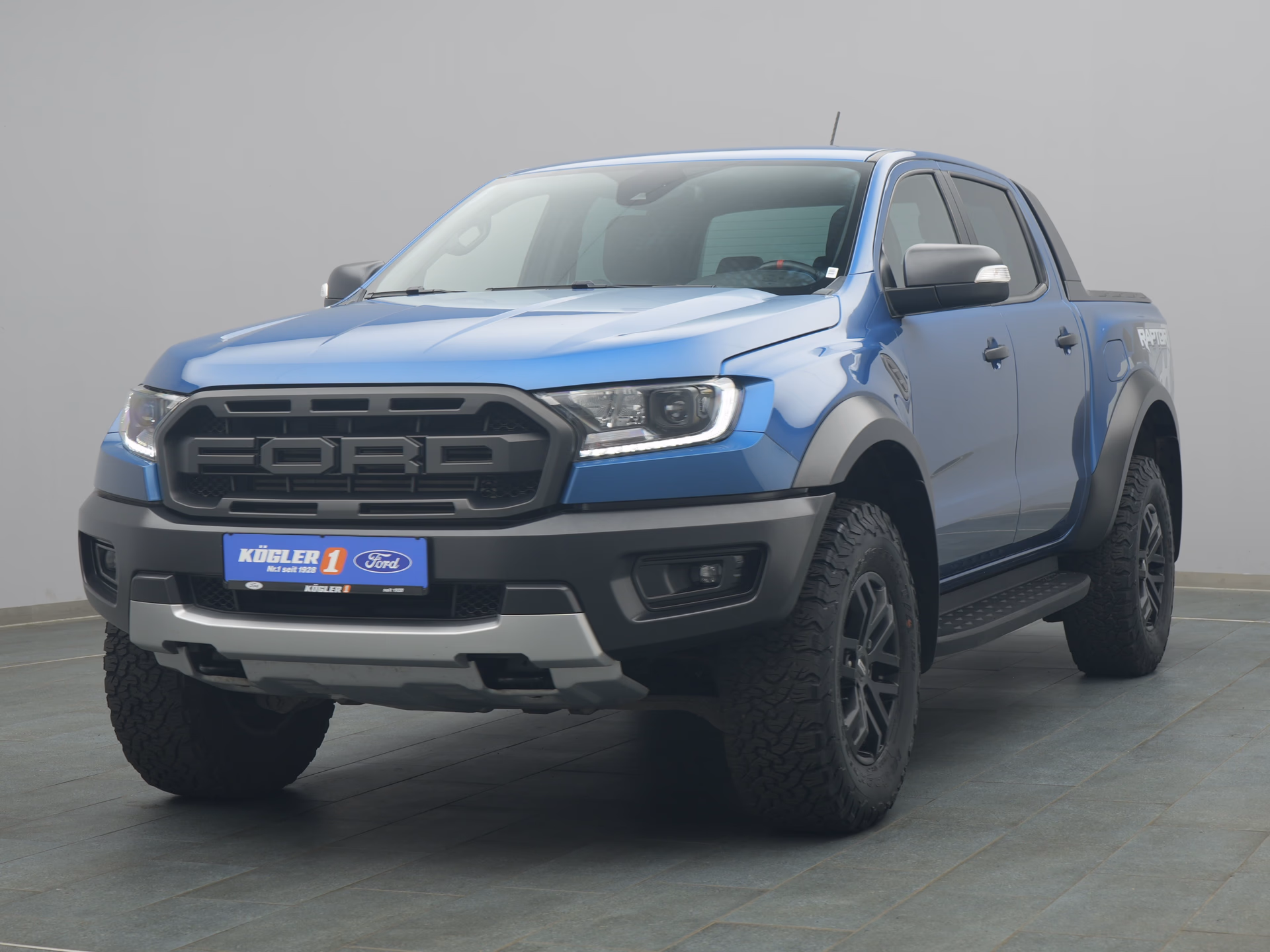 Ford Ranger Raptor in blau