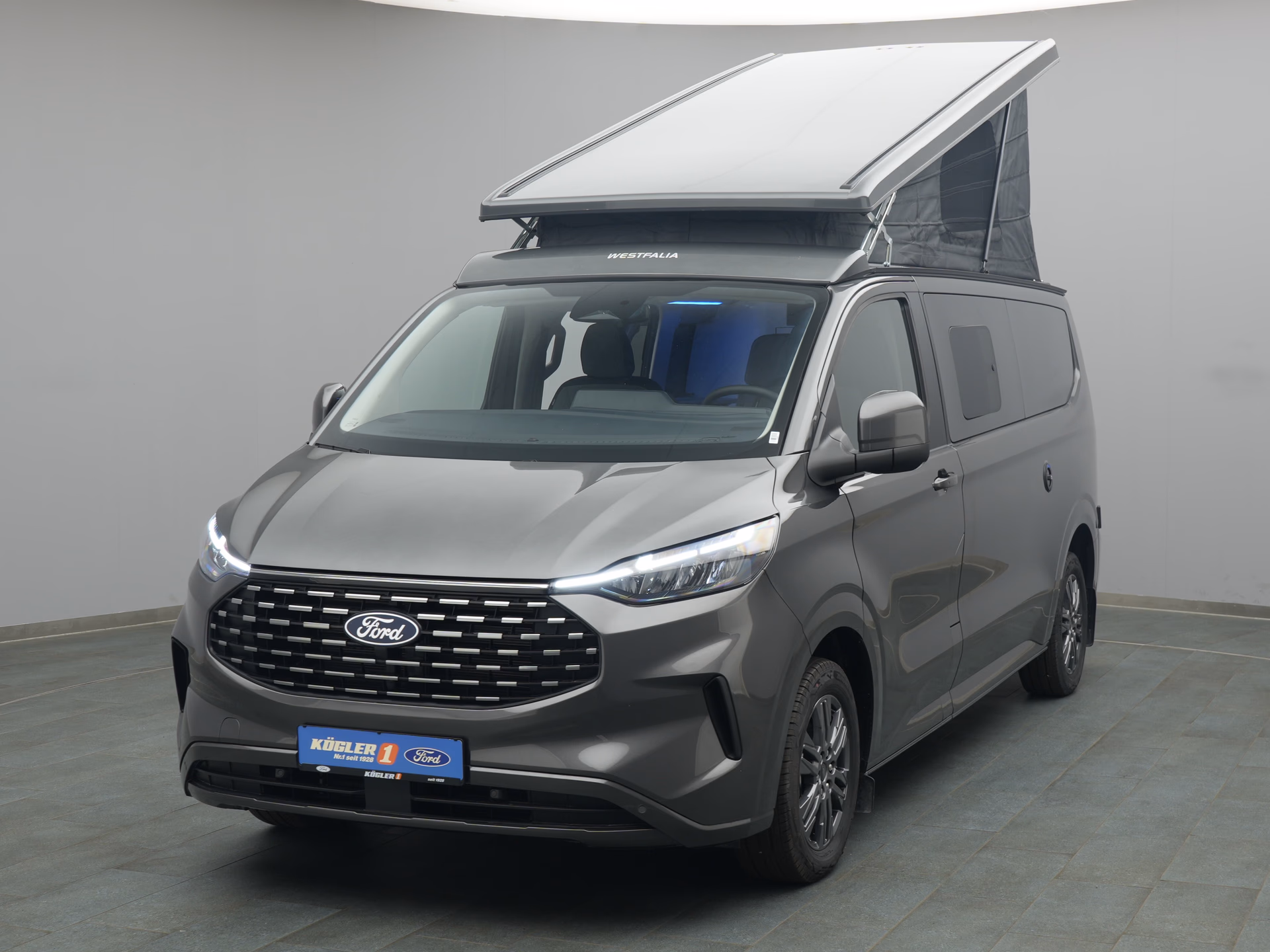 Ford Nugget in grau