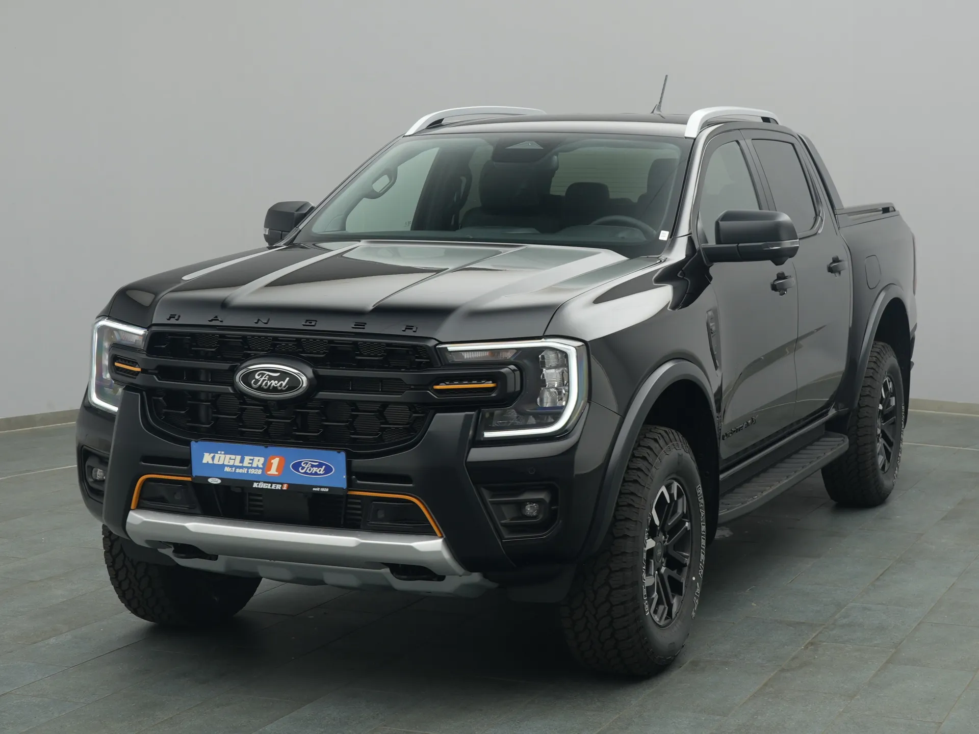 Ford Ranger DoKa Wildtrak X in schwarz