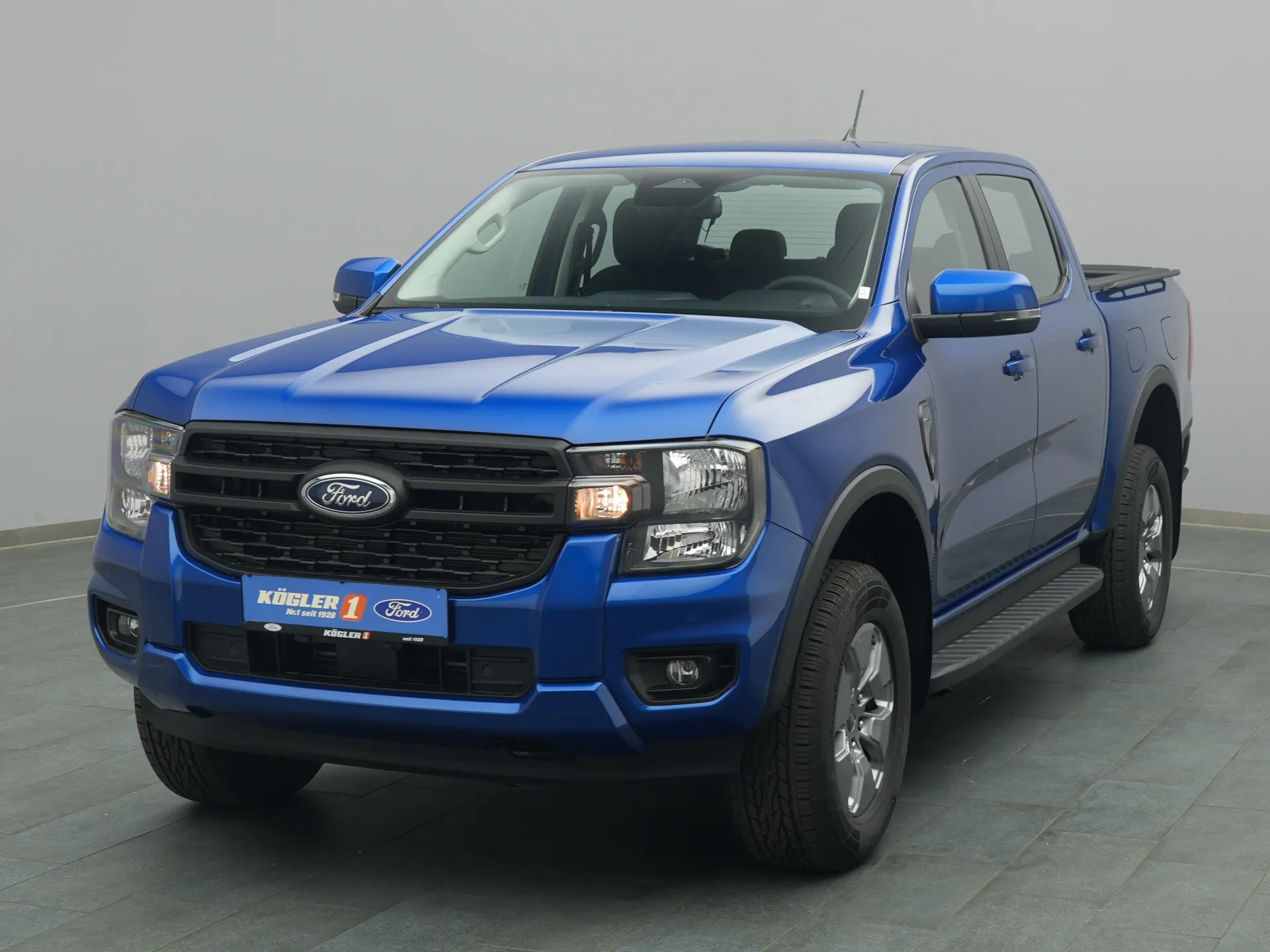 Ford Ranger DoKa XLT in blau