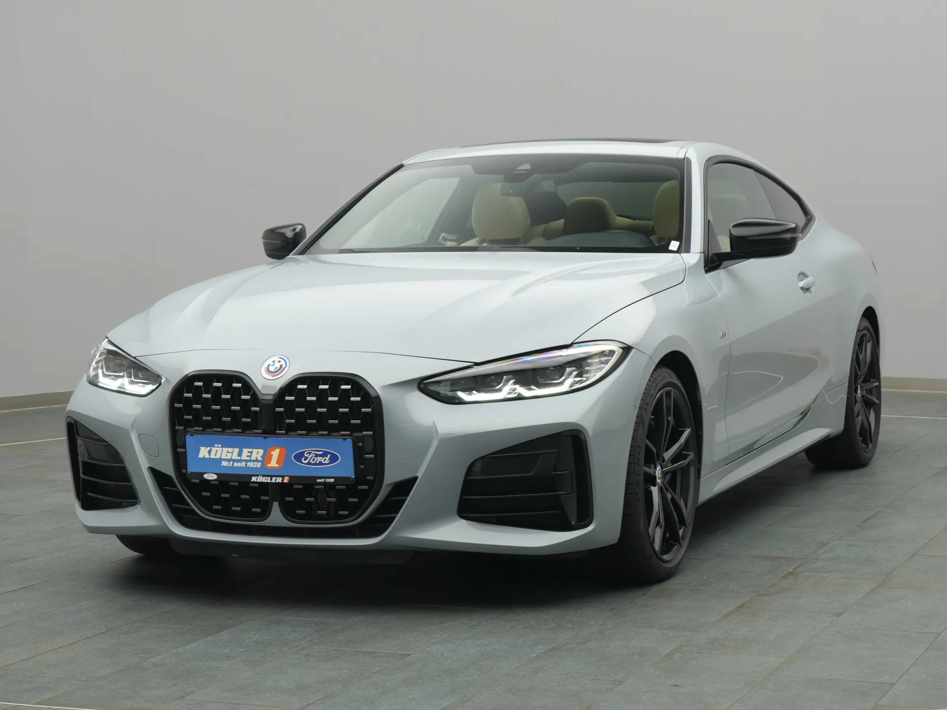 BMW M440 in grau