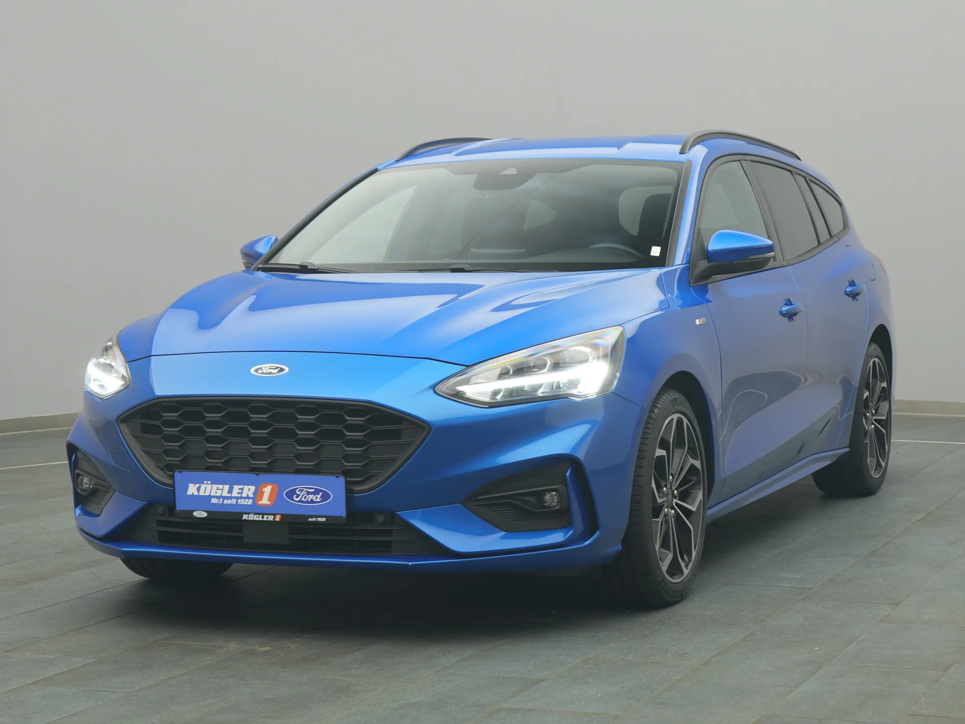 Ford Focus ST-Line in blau